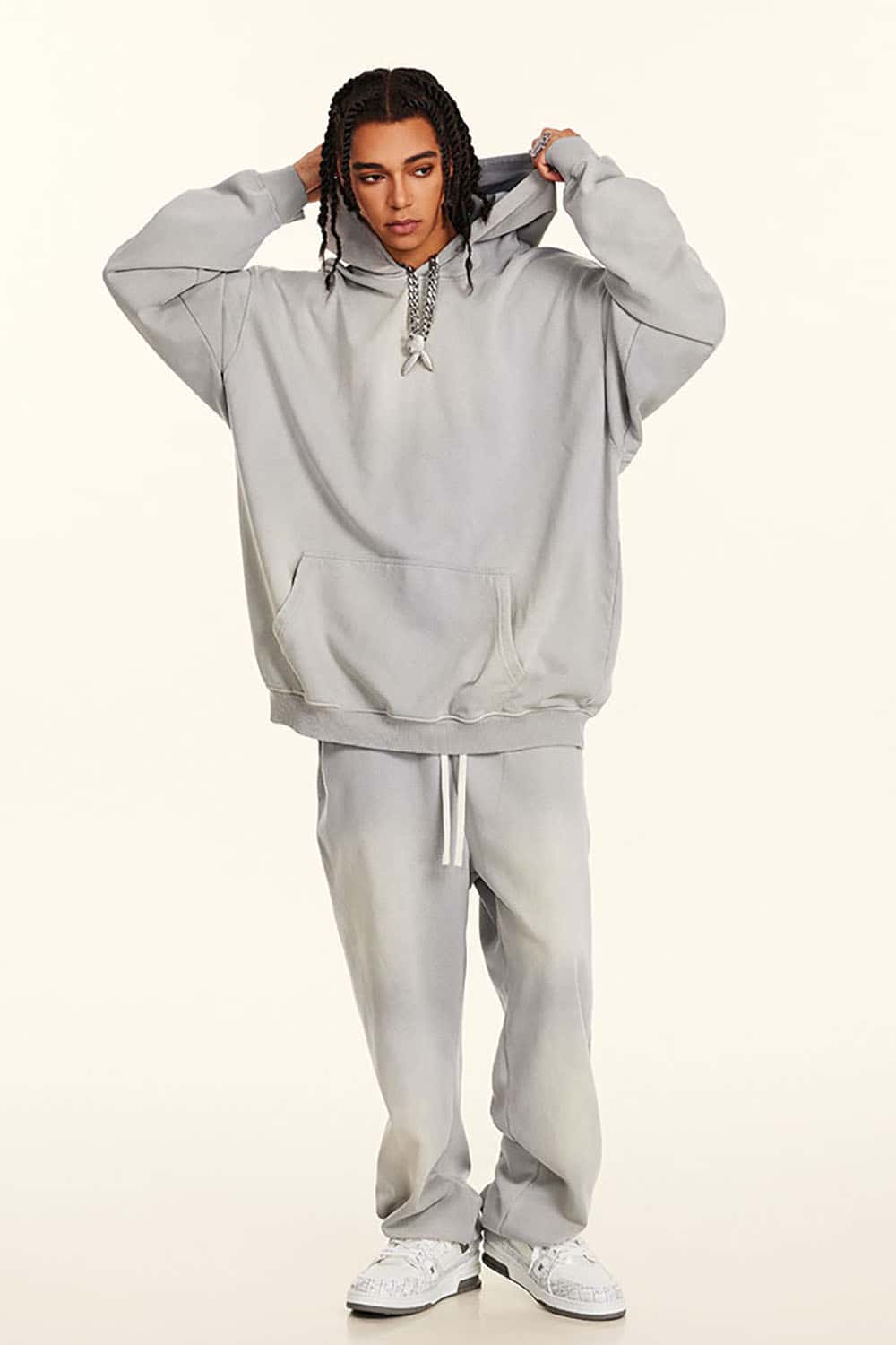 Heavy-Duty Washed Hoodie in High Street Oversize Style