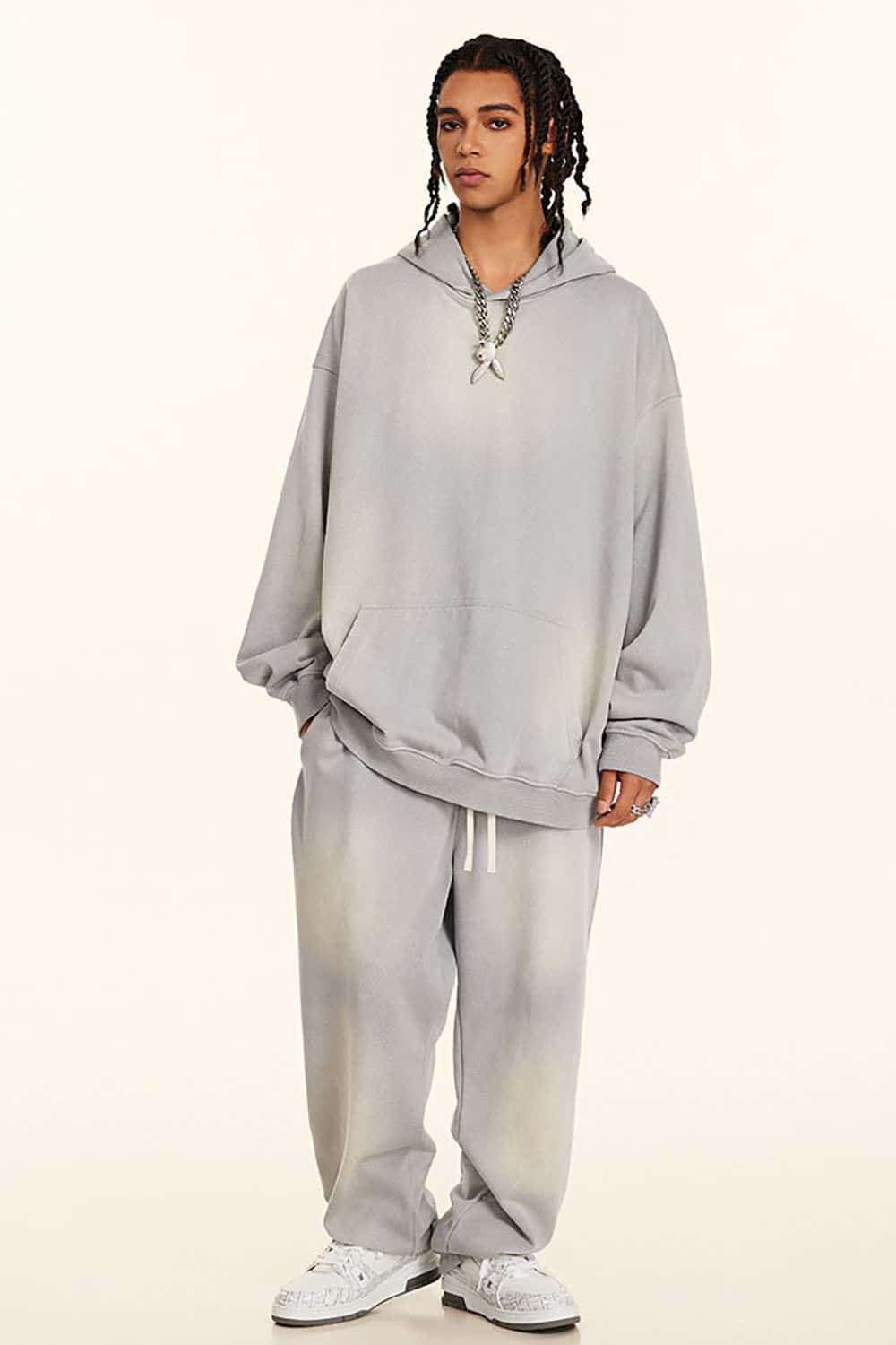 Heavy-Duty Washed Hoodie in High Street Oversize Style