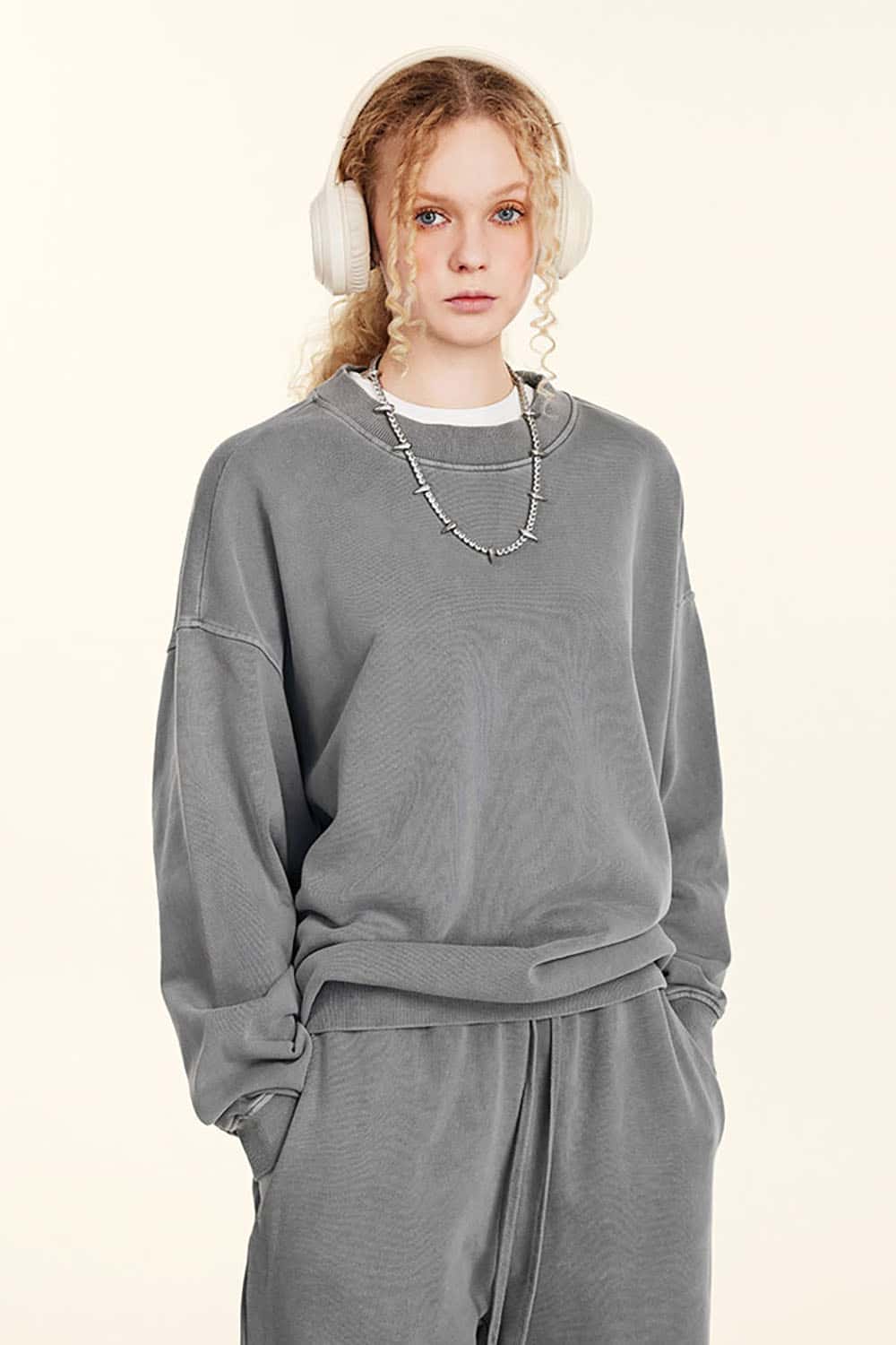 Distressed Wash Knit Solid Color Loose Long Sleeve Sweatshirt