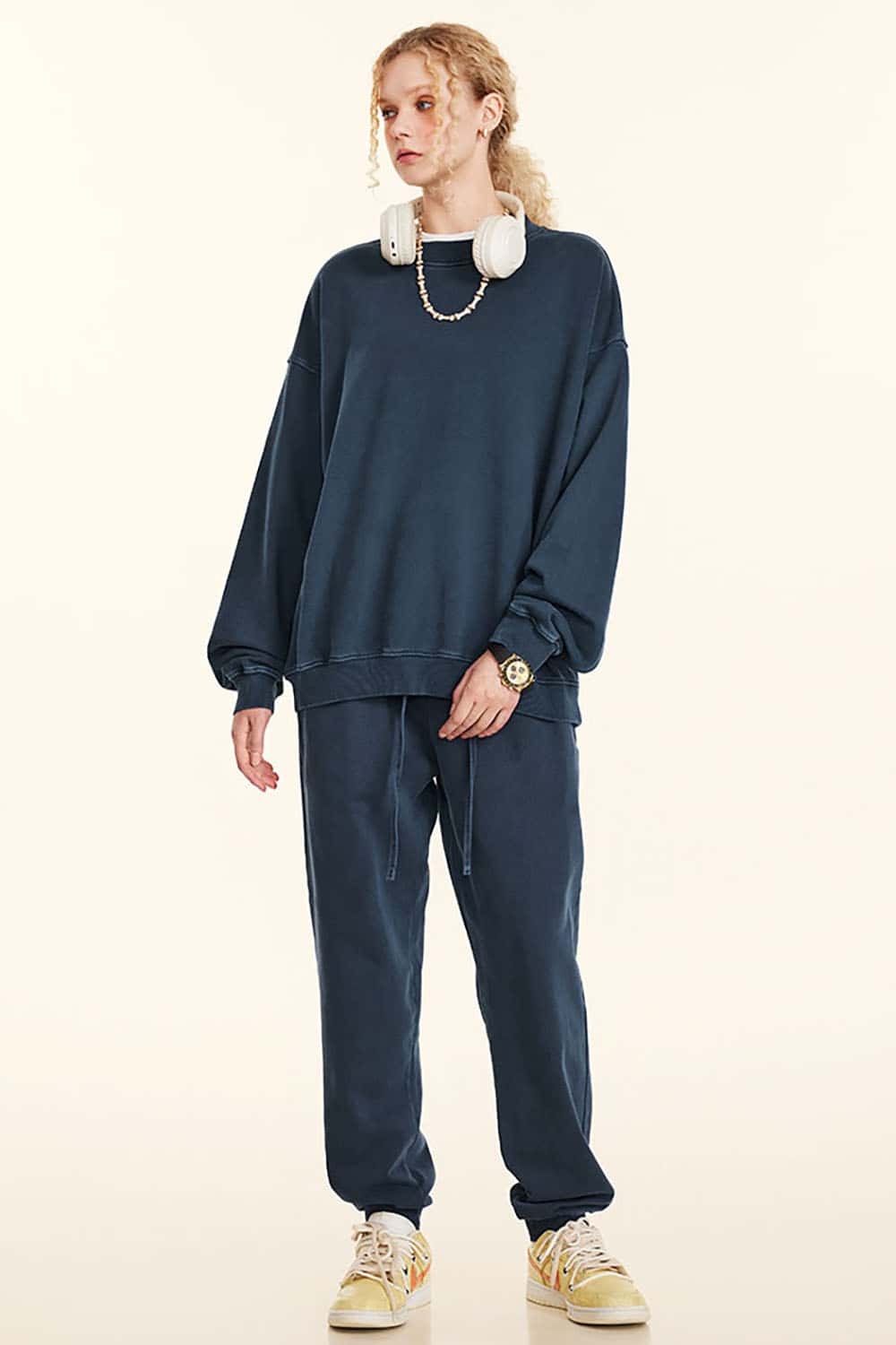 Distressed Wash Knit Solid Color Loose Long Sleeve Sweatshirt