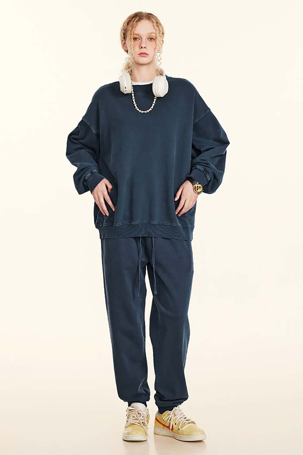 Distressed Wash Knit Solid Color Loose Long Sleeve Sweatshirt