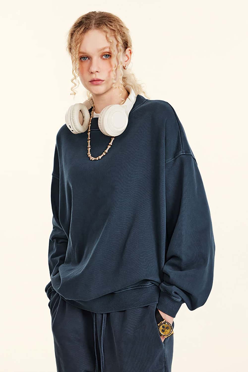 Distressed Wash Knit Solid Color Loose Long Sleeve Sweatshirt