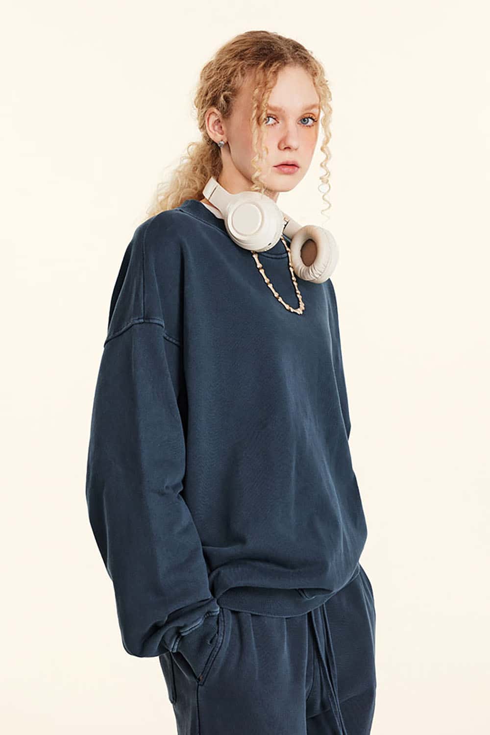 Distressed Wash Knit Solid Color Loose Long Sleeve Sweatshirt