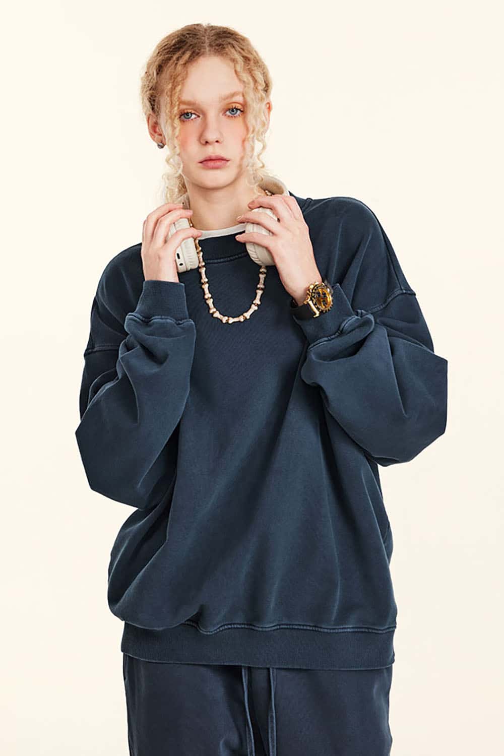 Distressed Wash Knit Solid Color Loose Long Sleeve Sweatshirt