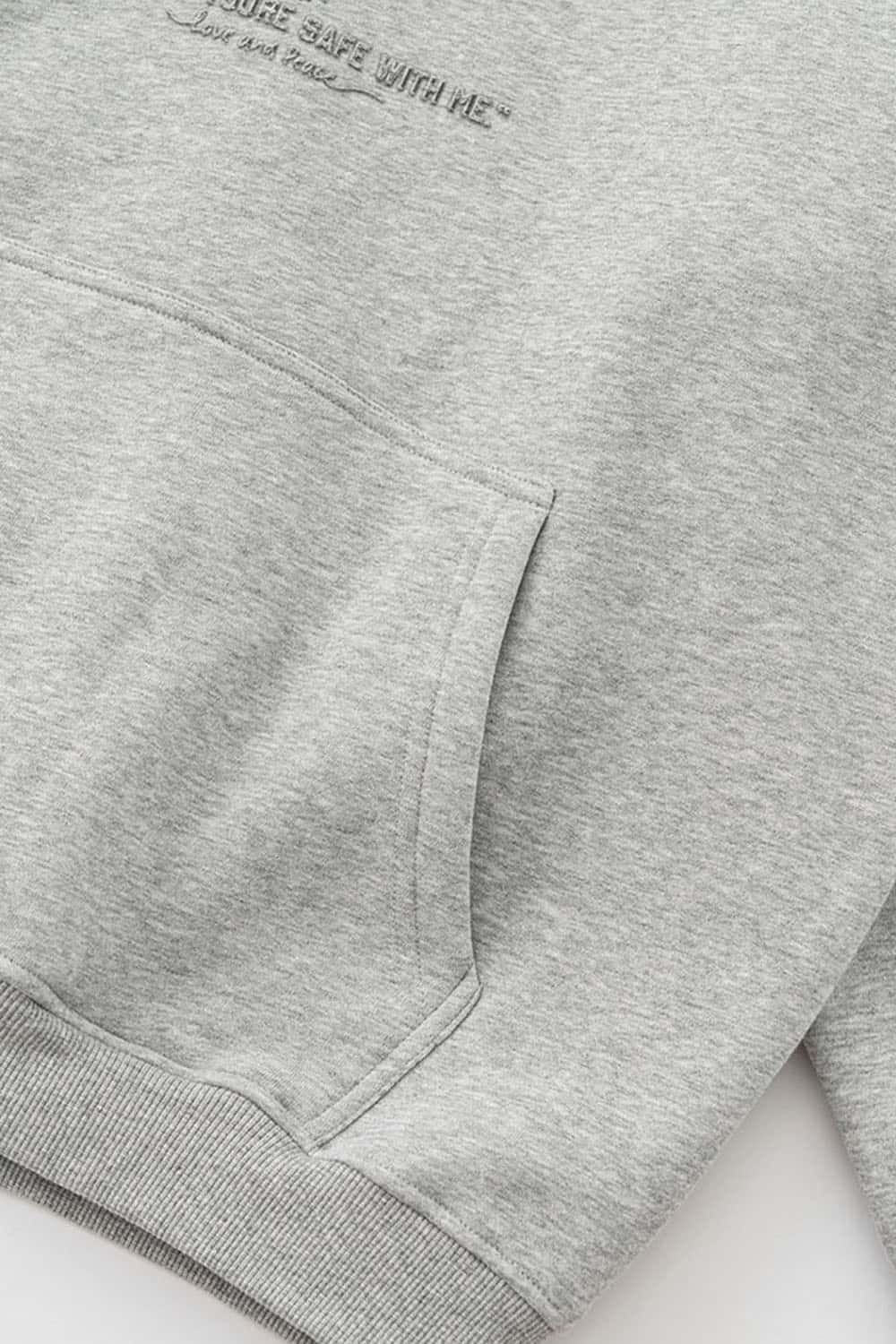 Retro Safety Pin Print Plush-Lined Hoodie with Oversized Fit