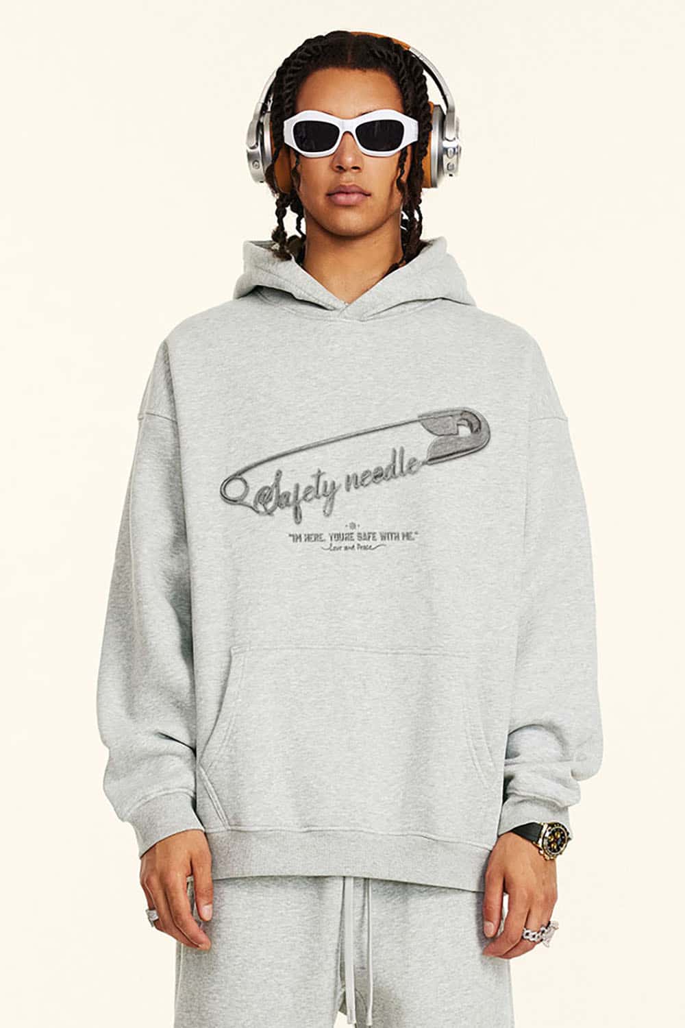 Retro Safety Pin Print Plush-Lined Hoodie with Oversized Fit