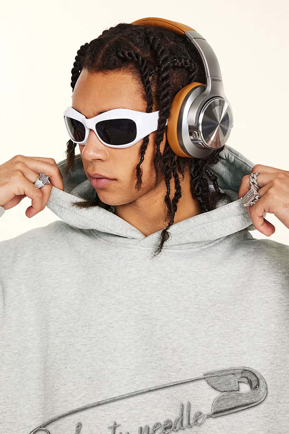 Retro Safety Pin Print Plush-Lined Hoodie with Oversized Fit