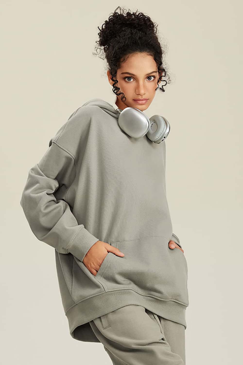 Heavyweight Solid Color Fleece-Lined Hoodie