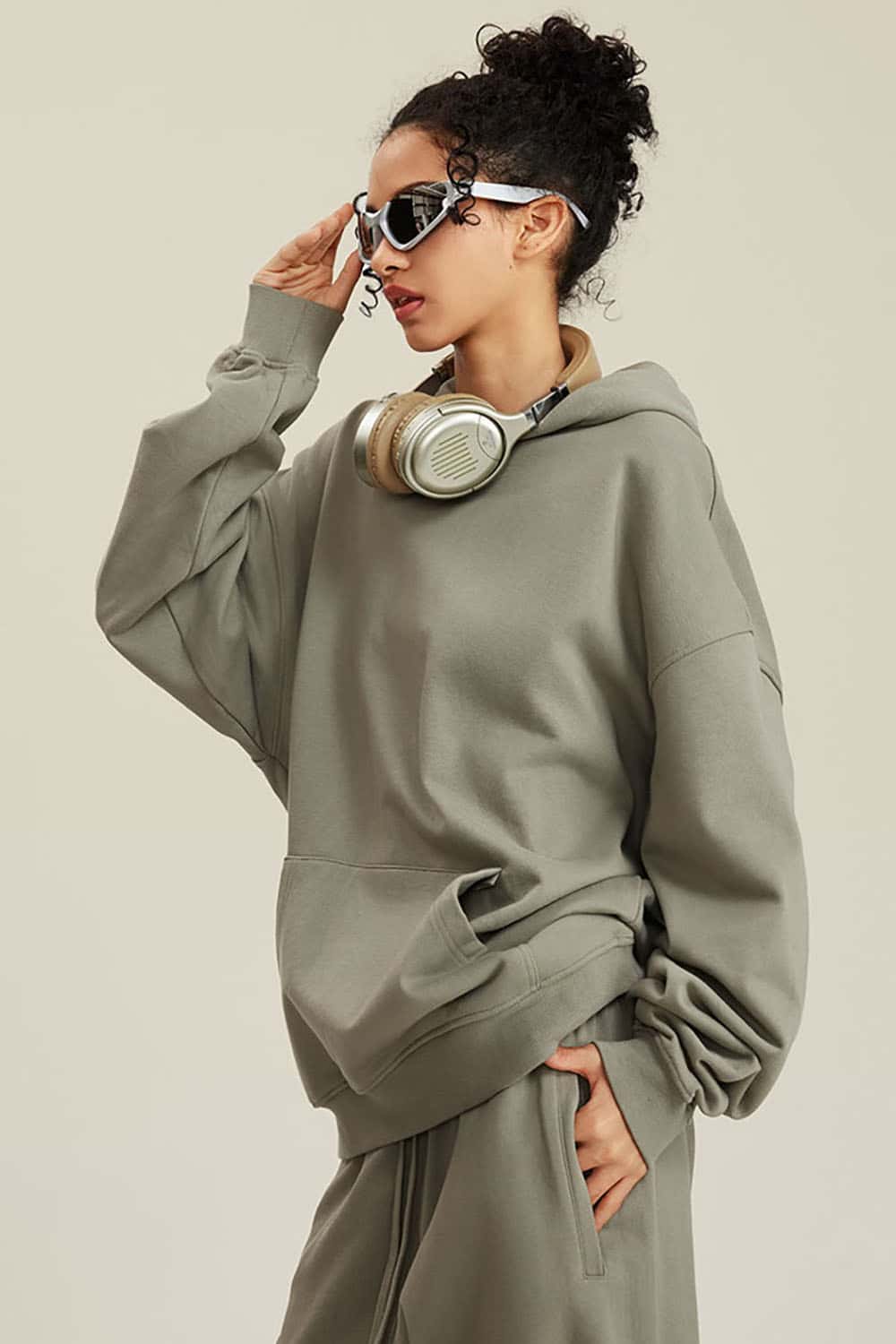 Heavyweight Solid Color Fleece-Lined Hoodie
