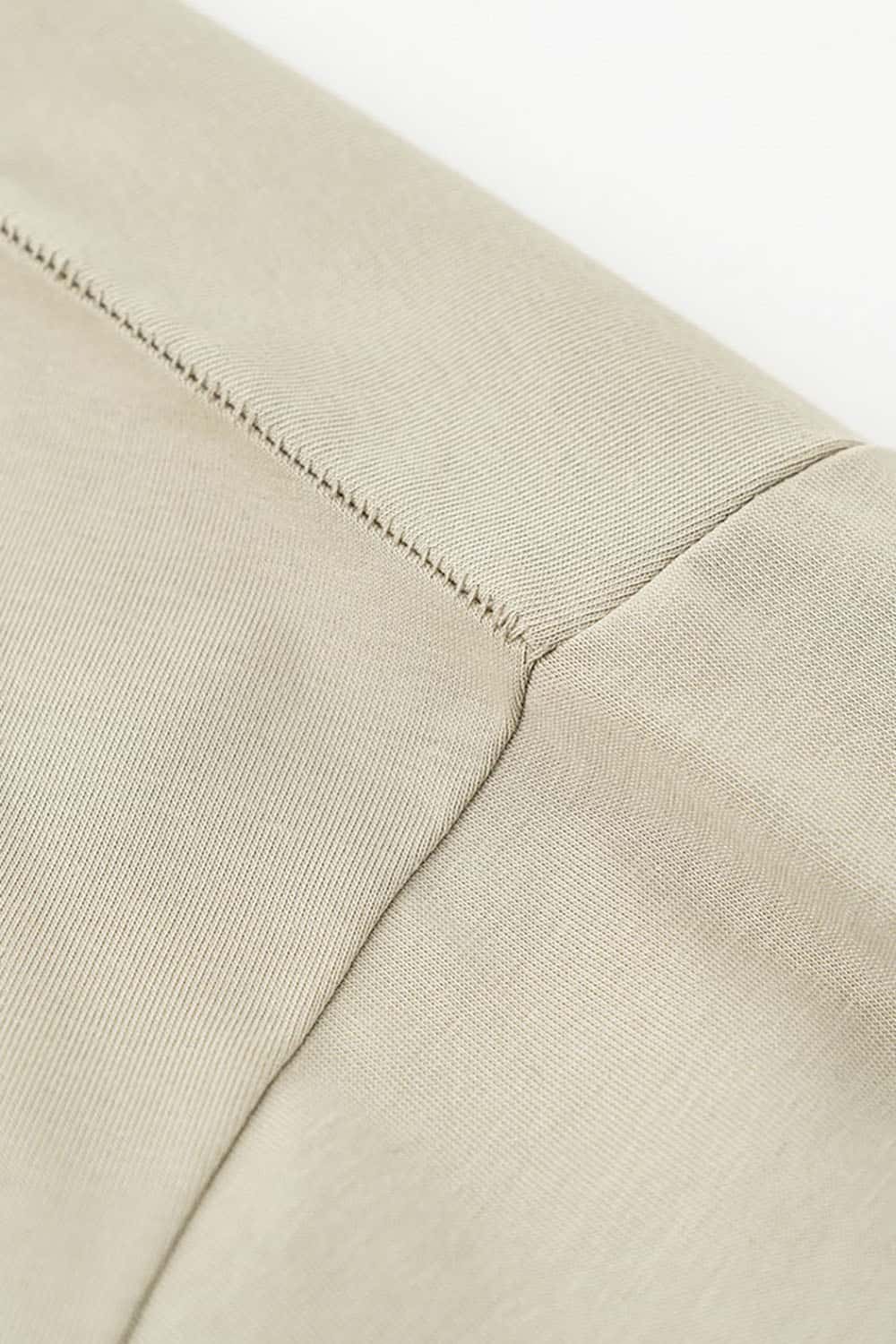 Quick-Dry Sports Tee with Sun Protection and Small Collar in Solid Color