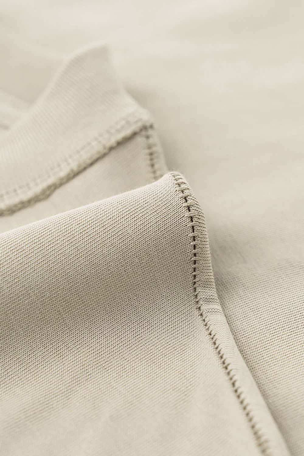 Quick-Dry Sports Tee with Sun Protection and Small Collar in Solid Color