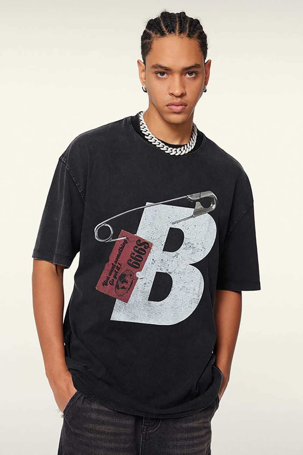 High Street Heavyweight Cotton T-Shirt with Vintage Safety Pin Graphic in Loose Fit