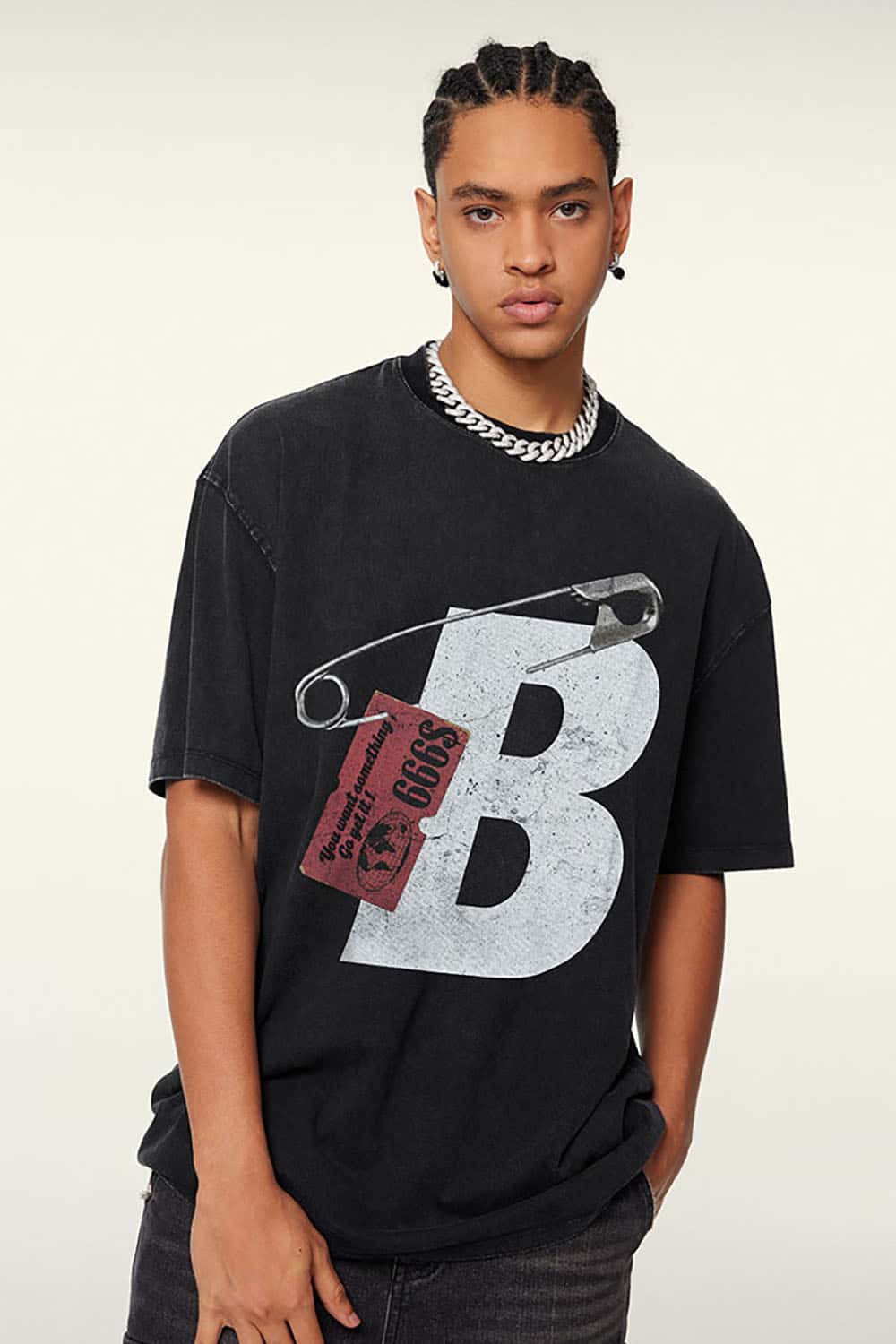 High Street Heavyweight Cotton T-Shirt with Vintage Safety Pin Graphic in Loose Fit