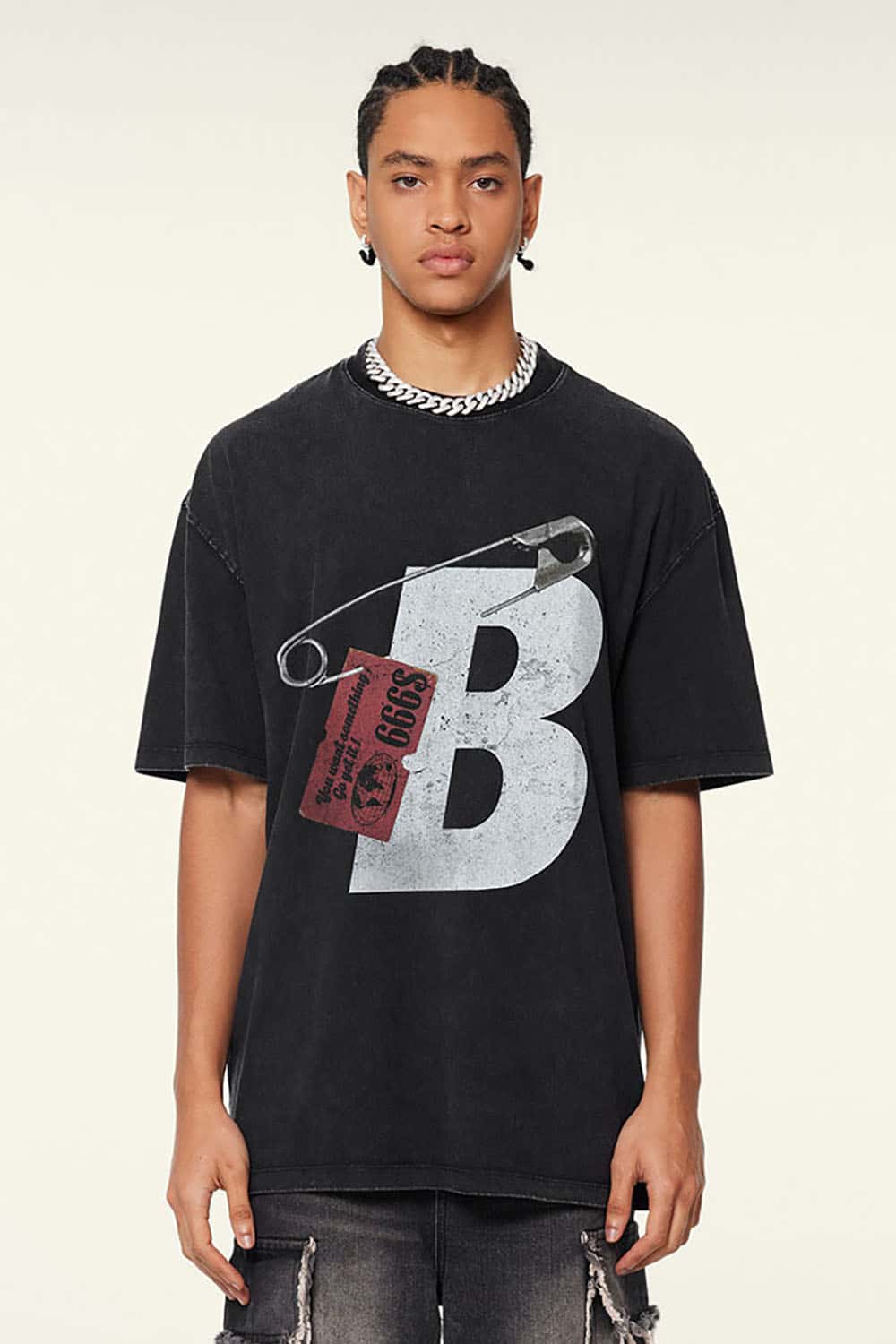 High Street Heavyweight Cotton T-Shirt with Vintage Safety Pin Graphic in Loose Fit