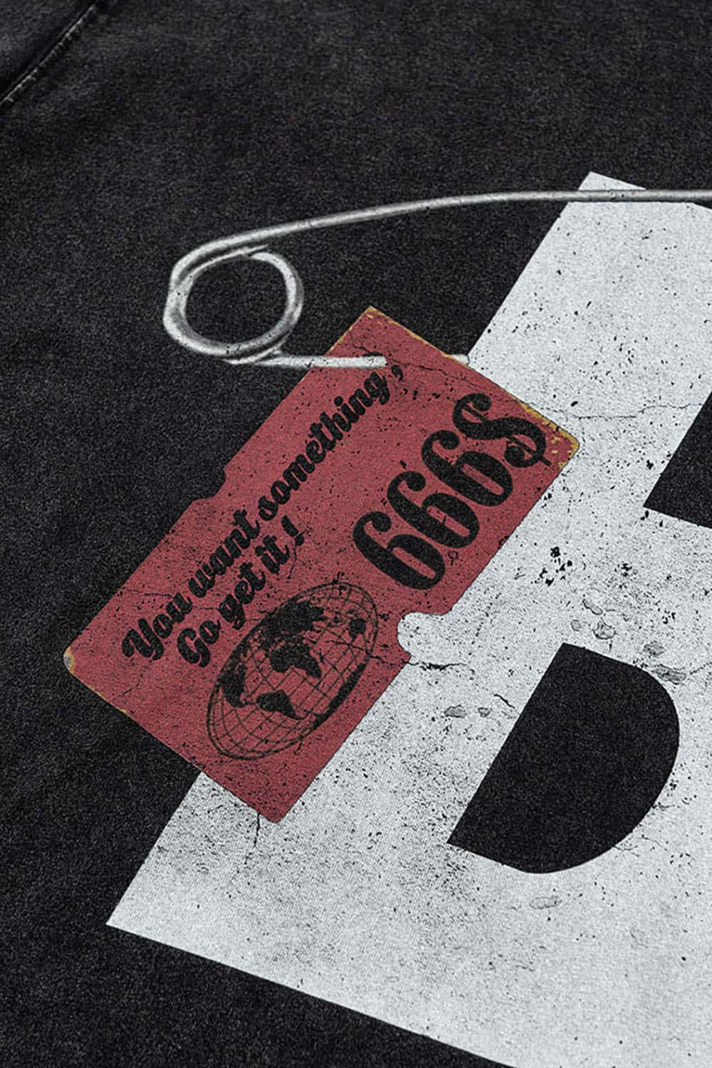 High Street Heavyweight Cotton T-Shirt with Vintage Safety Pin Graphic in Loose Fit