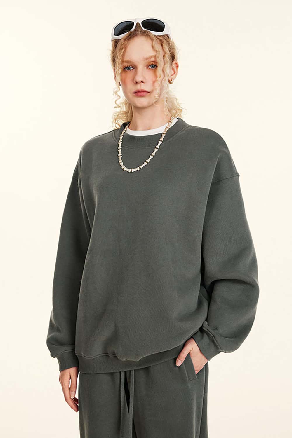 Loose Casual Basic Solid Color Fleece-Lined Thick Crew Neck Sweatshirt