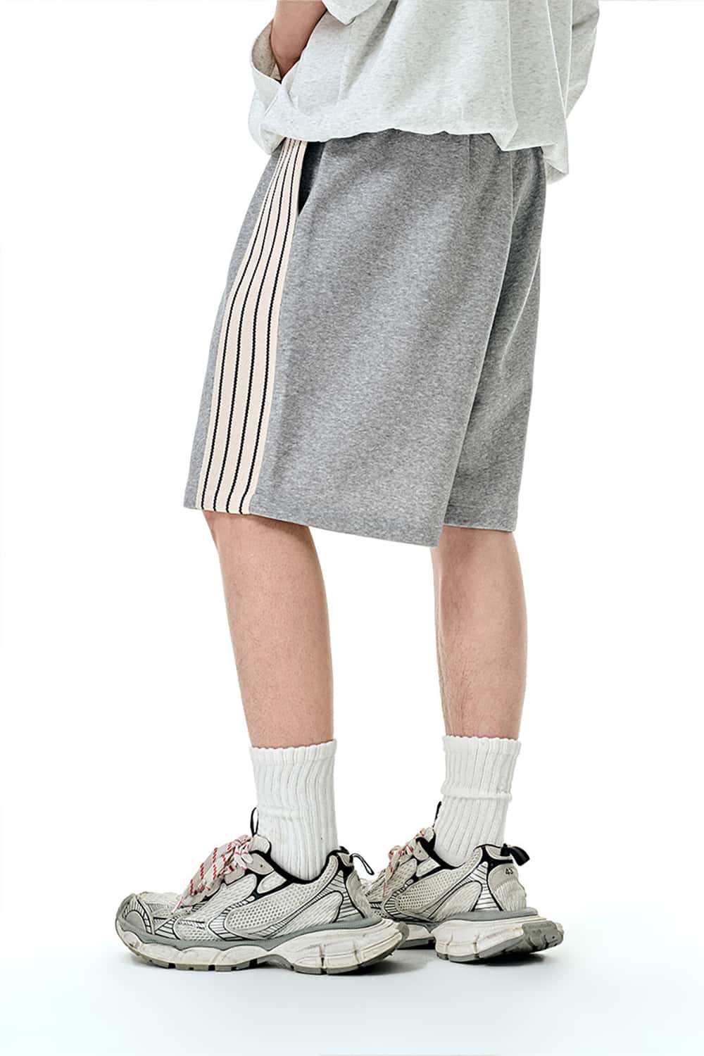 Casual Contrast Stripe Athletic Shorts - Mid-Length