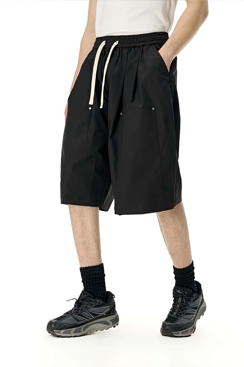 Three-Quarter Length Logger Cargo Shorts - Loose Casual Shorts with Rivet Detail