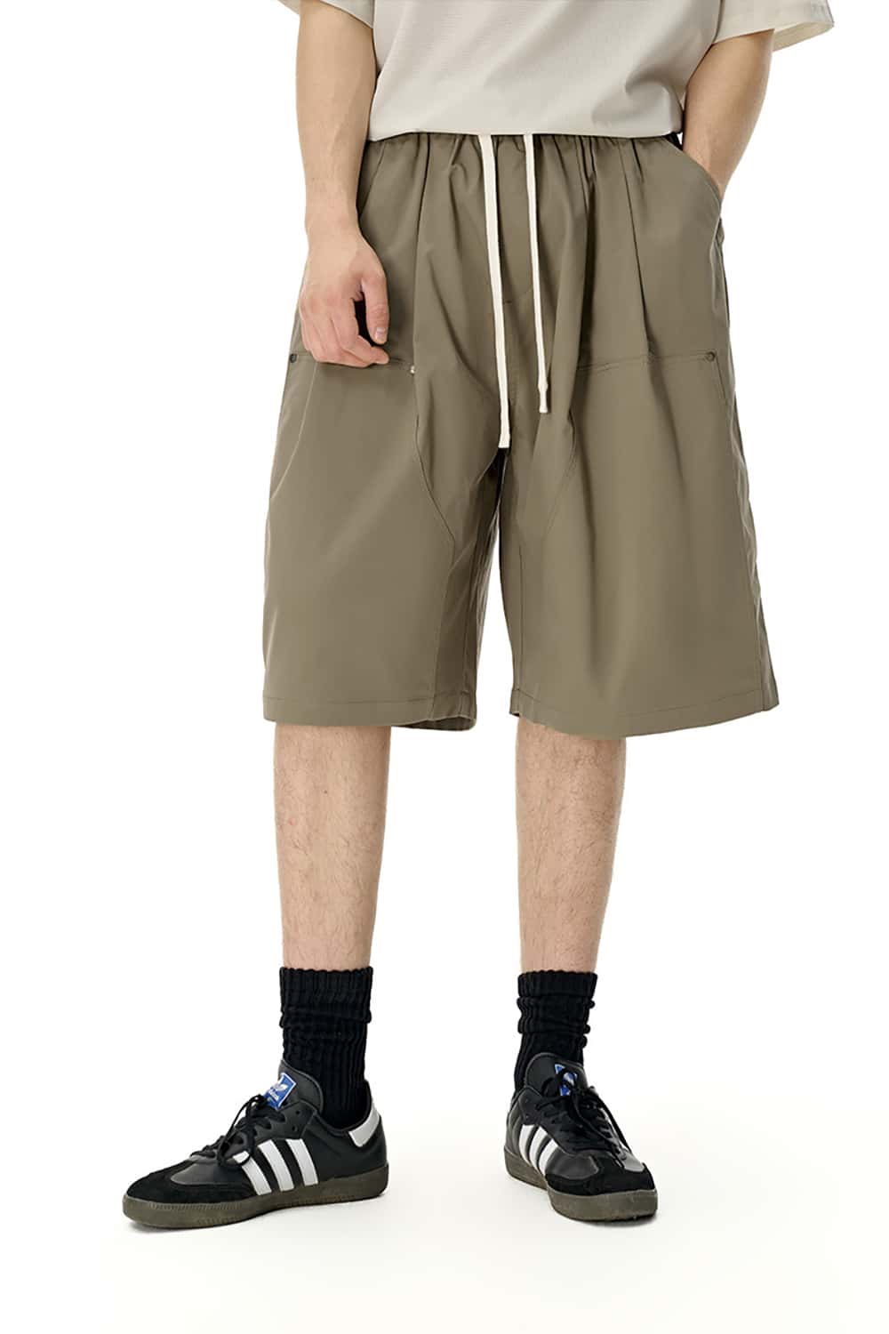 Three-Quarter Length Logger Cargo Shorts - Loose Casual Shorts with Rivet Detail
