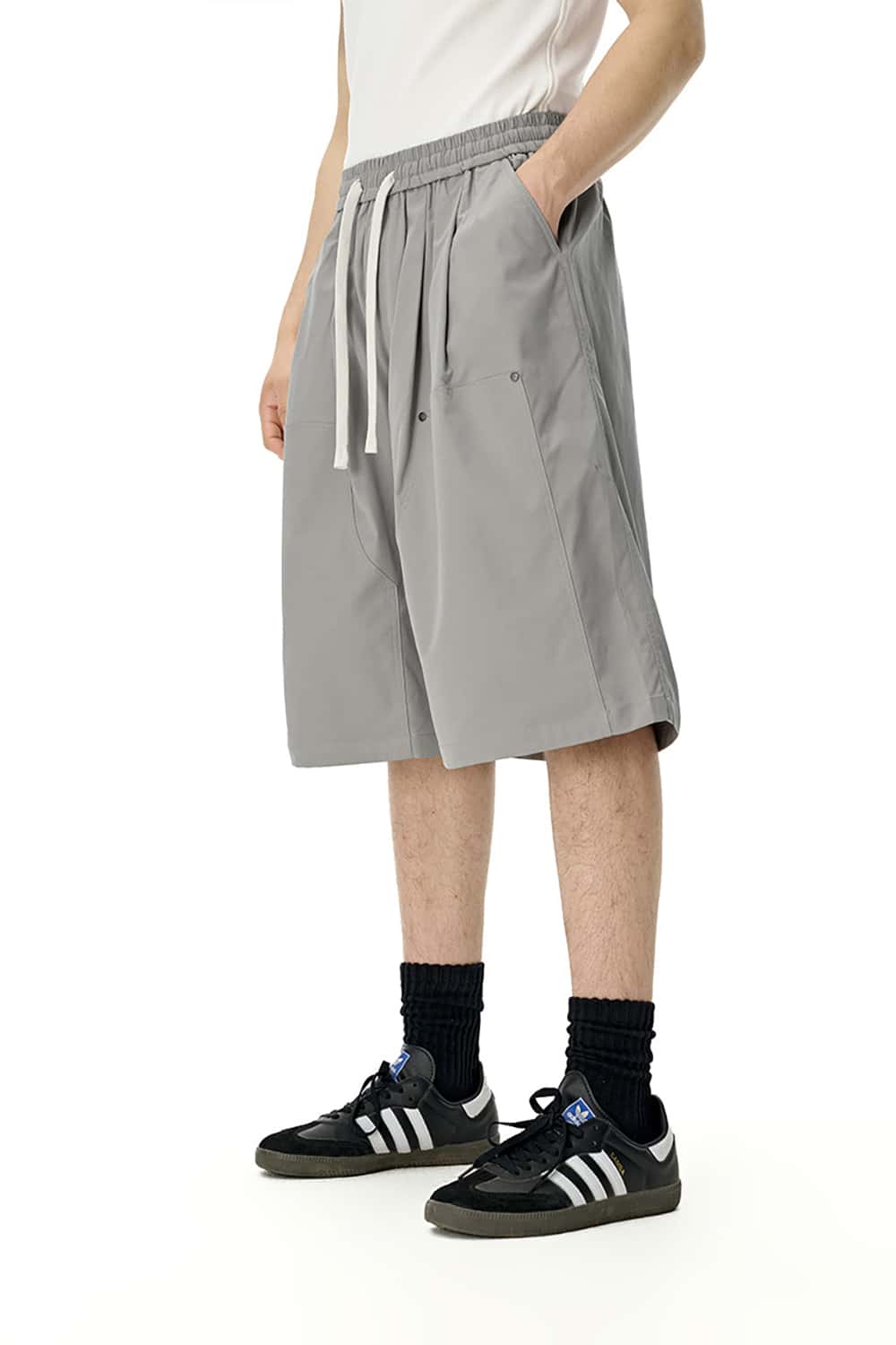 Three-Quarter Length Logger Cargo Shorts - Loose Casual Shorts with Rivet Detail