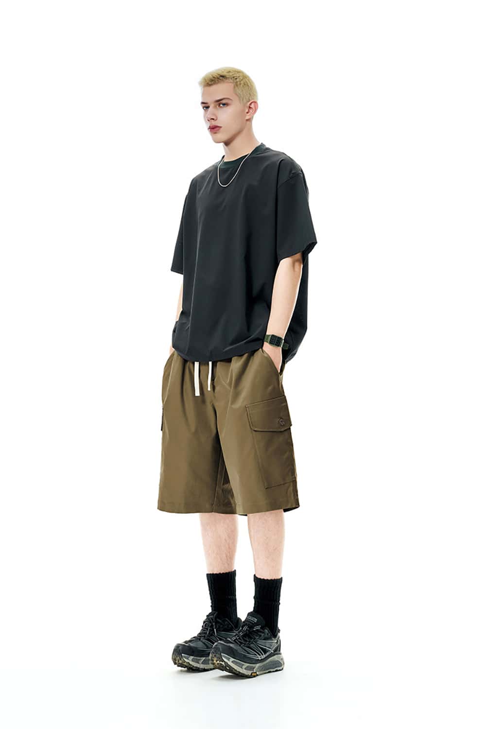 Multi-Pocket Cargo Shorts with Elastic Drawstring Waist - Mid-Length Utility Shorts