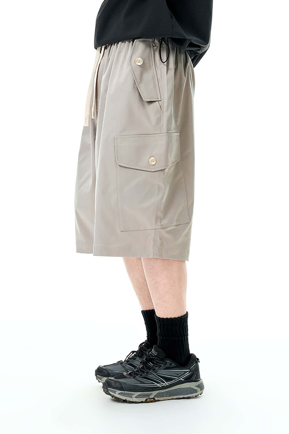 Multi-Pocket Cargo Shorts with Elastic Drawstring Waist - Mid-Length Utility Shorts