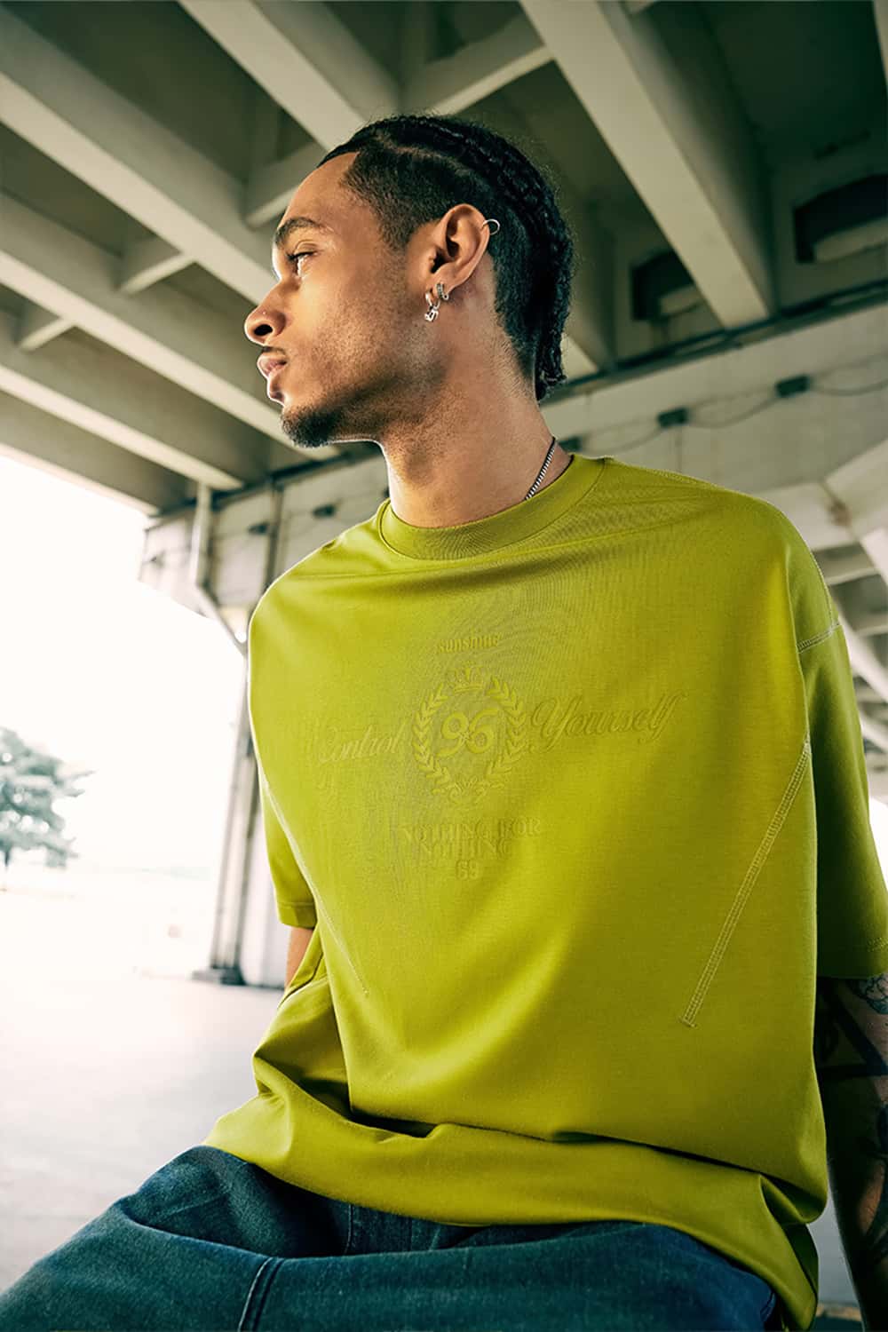 Tech-Inspired Transparent Letter Print T-Shirt - Six-in-One Sports Short Sleeve