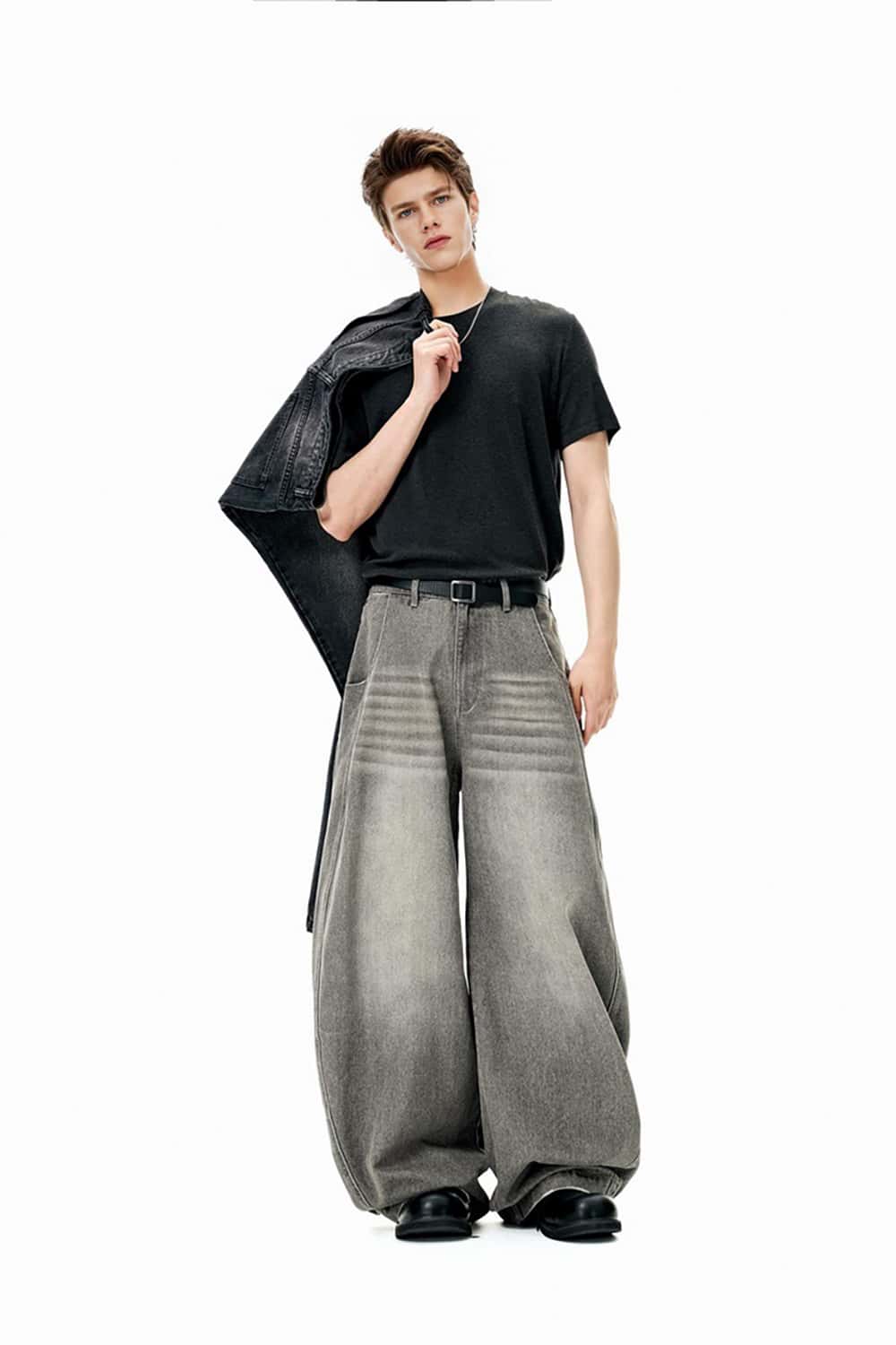 Street Style Baggy Jeans with Sickle-Shaped Wide Leg - Washed Denim