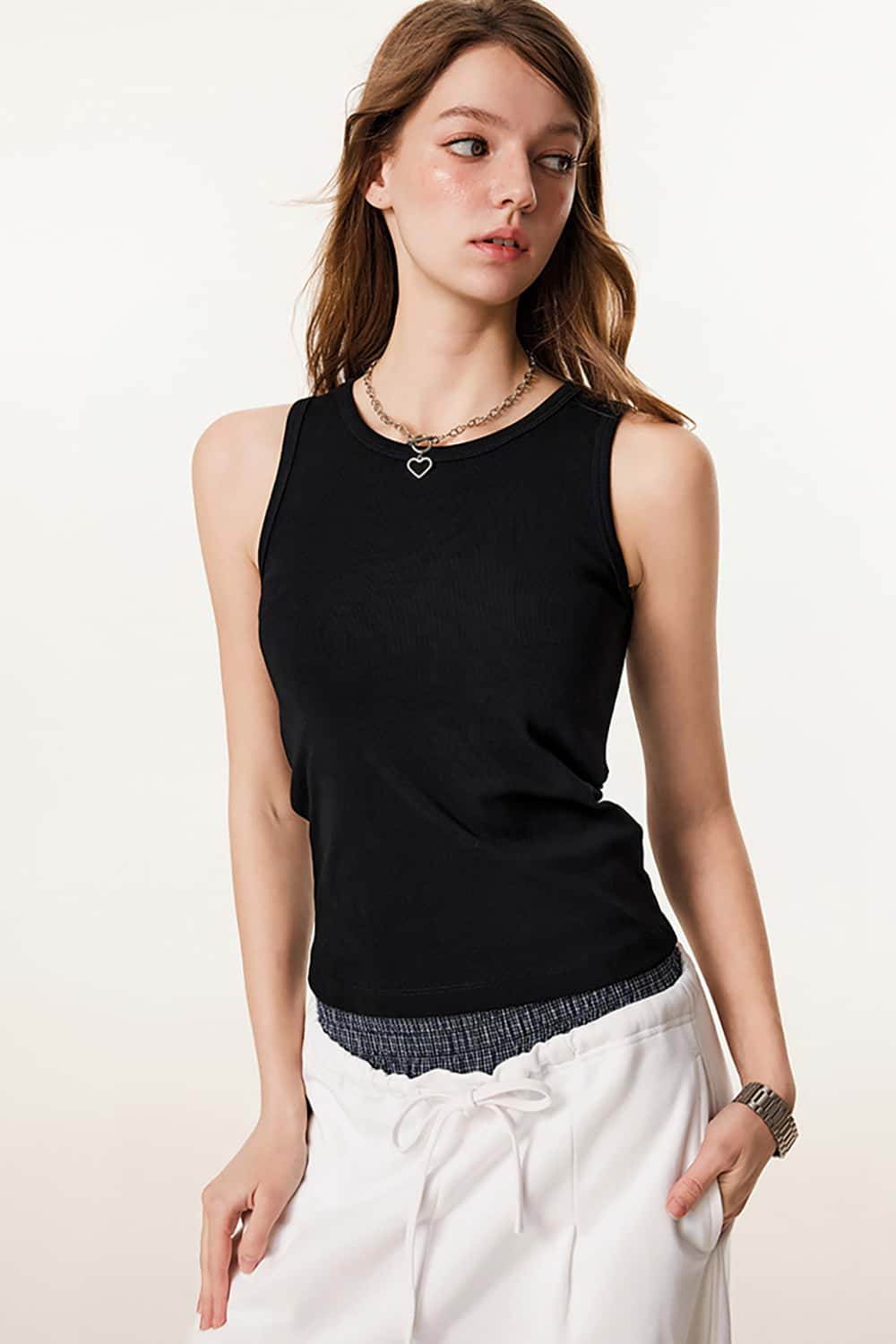 Sleek Slimming Sleeveless Tank Top for Layering or Outerwear