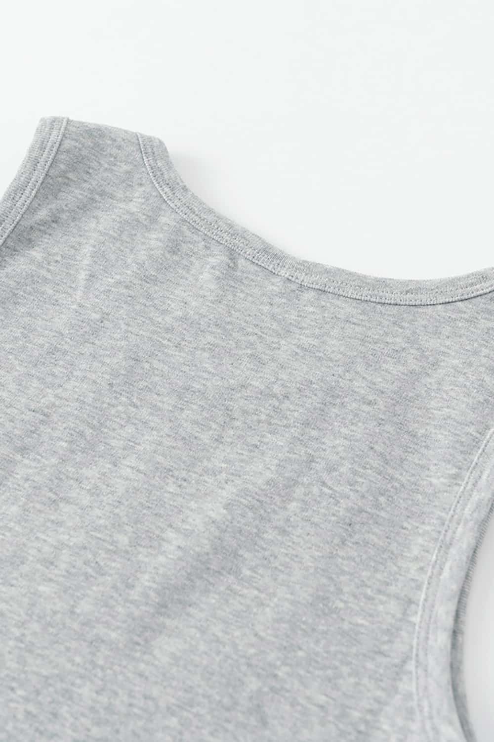 Sleek Slimming Sleeveless Tank Top for Layering or Outerwear
