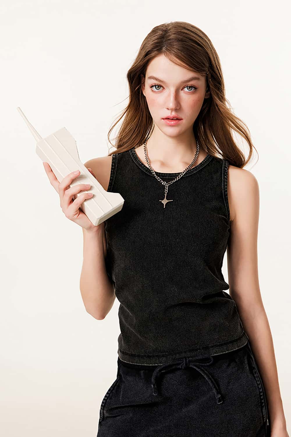 Sleek Slimming Sleeveless Tank Top for Layering or Outerwear