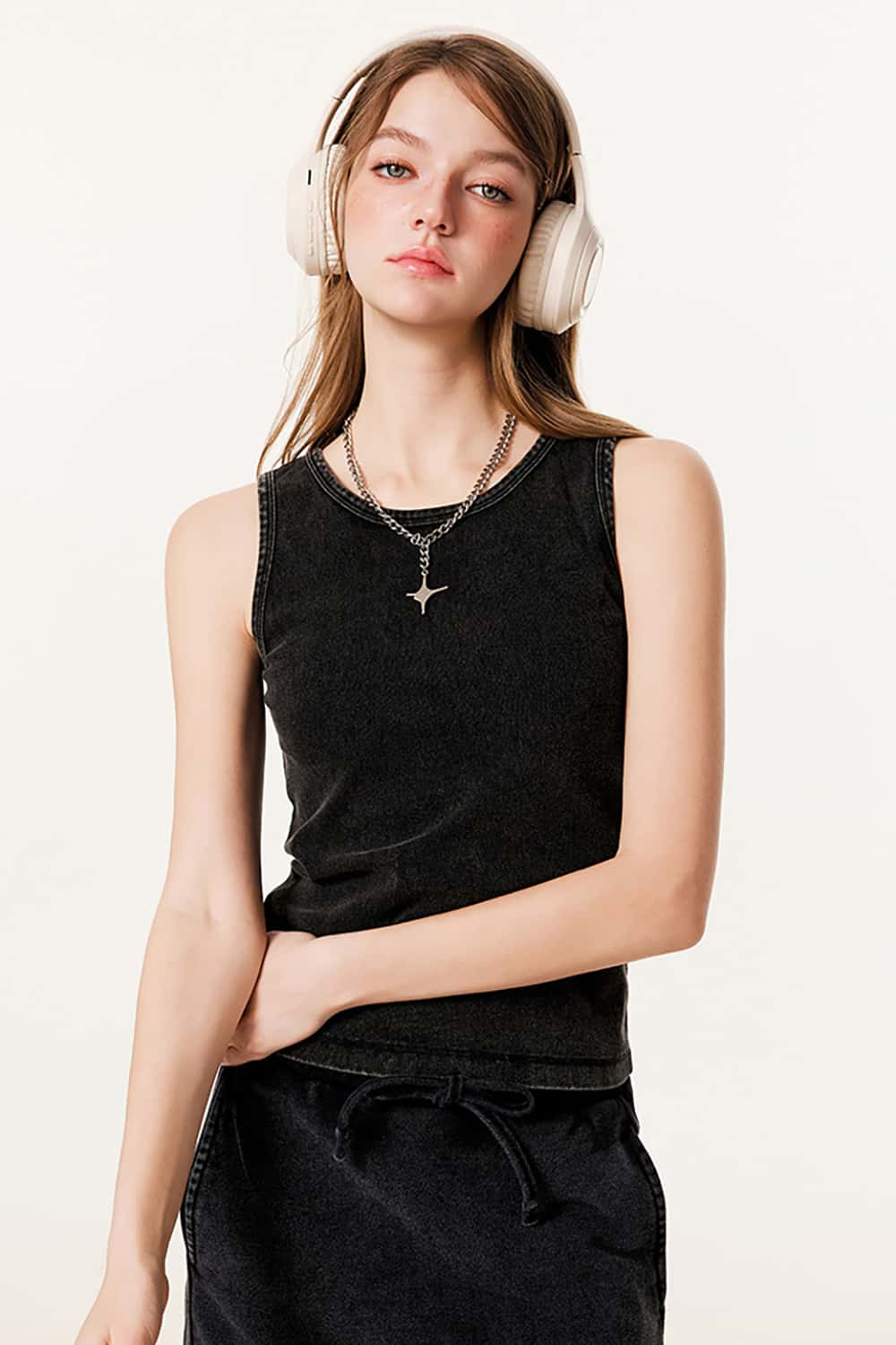 Distressed Wash Sleeveless Layered Cool Sweet Tank Top
