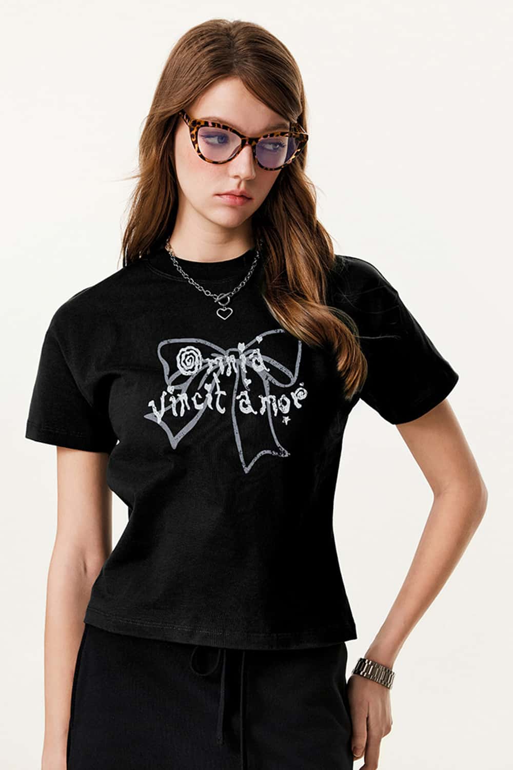 Vintage Graphic Straight-Shoulder Cropped T-Shirt