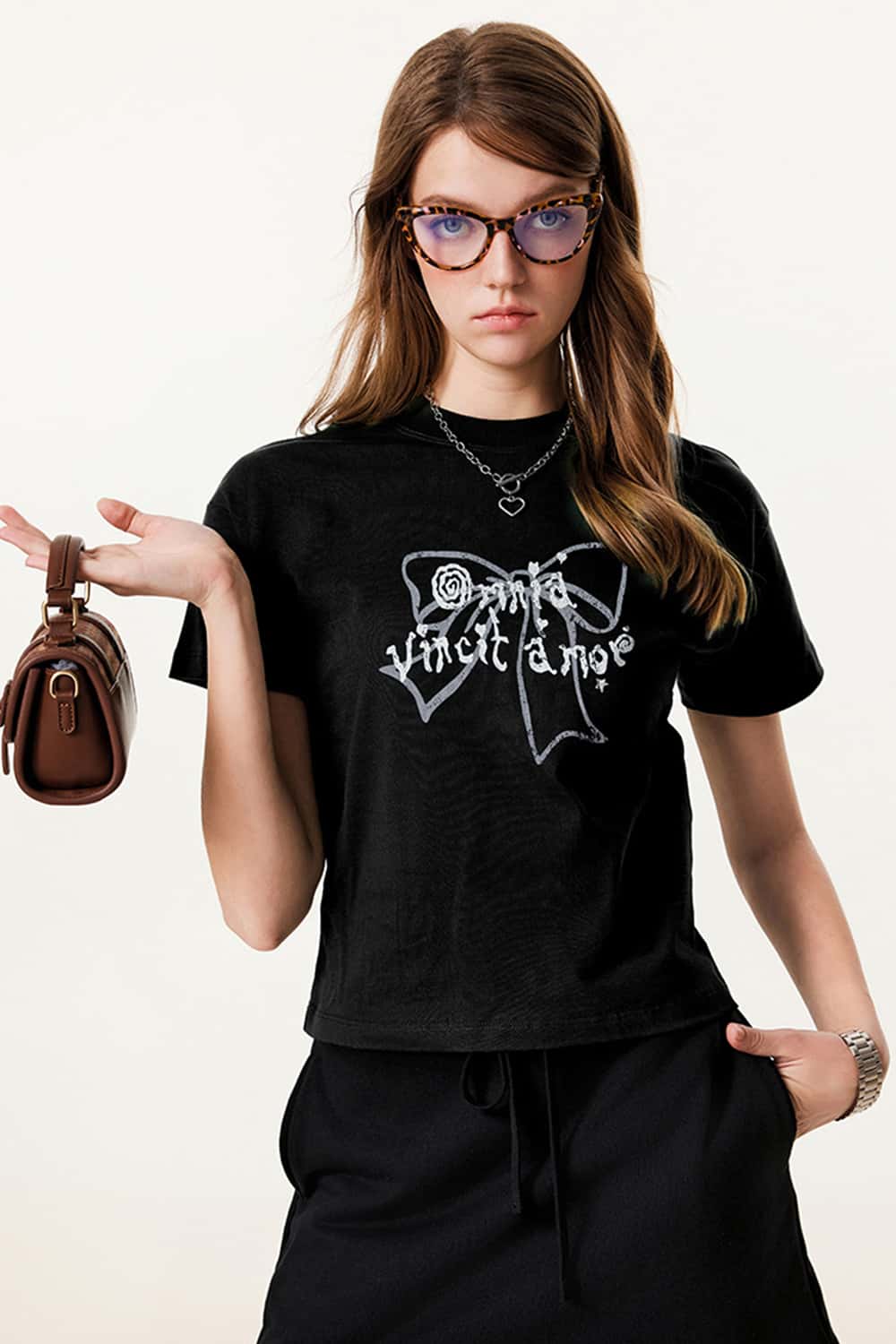 Vintage Graphic Straight-Shoulder Cropped T-Shirt