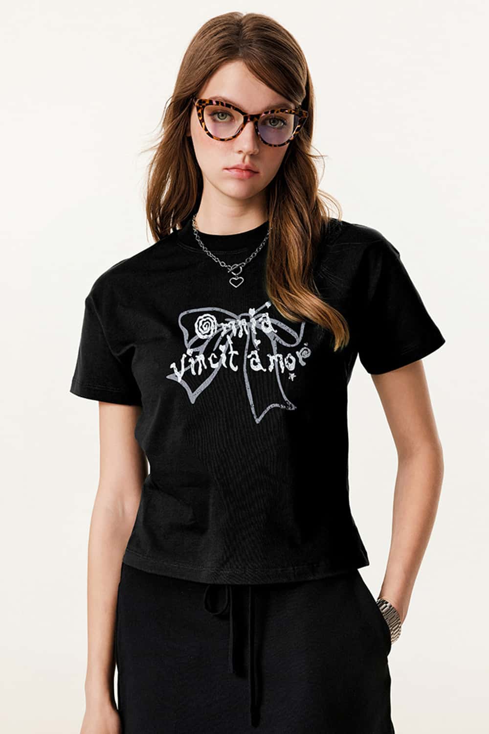 Vintage Graphic Straight-Shoulder Cropped T-Shirt