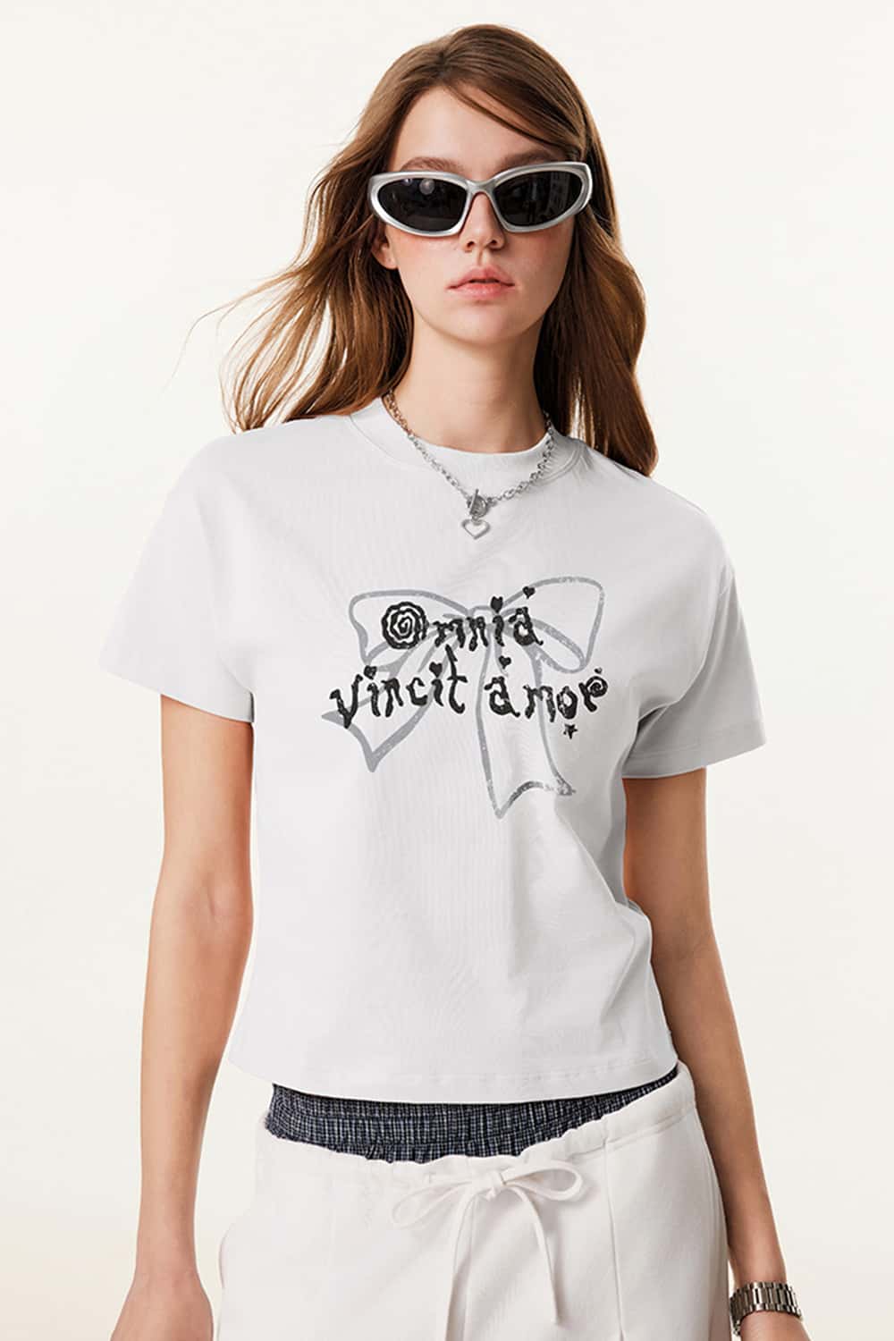 Vintage Graphic Straight-Shoulder Cropped T-Shirt