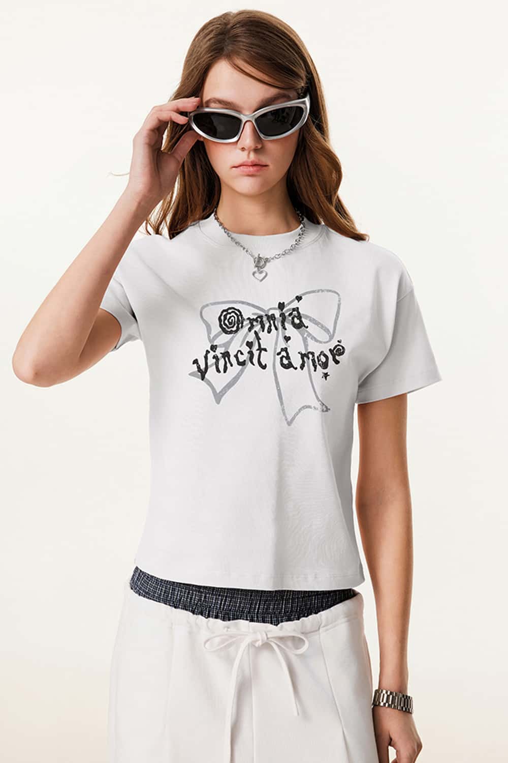 Vintage Graphic Straight-Shoulder Cropped T-Shirt