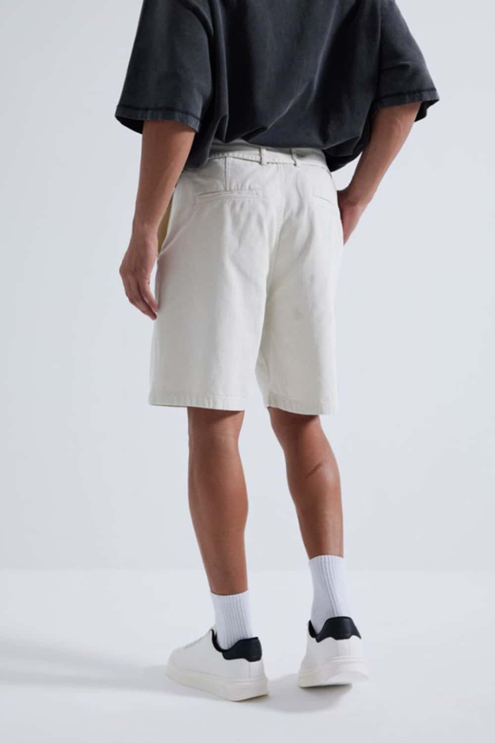 Wide-Leg Utility Shorts with Large Pockets and Drawstring Waist