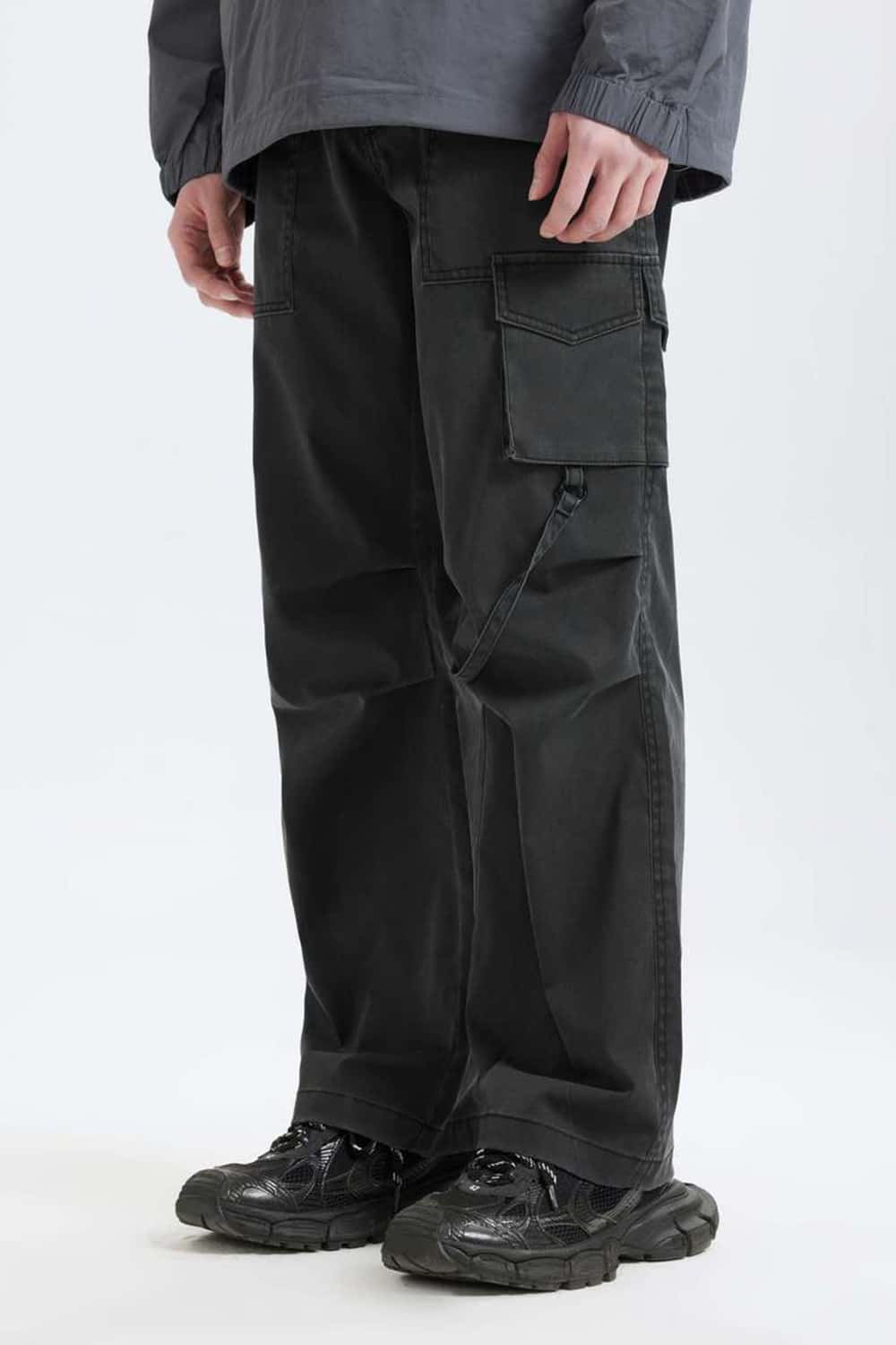 3D Patch Pocket Cargo Straight-Leg Pants
