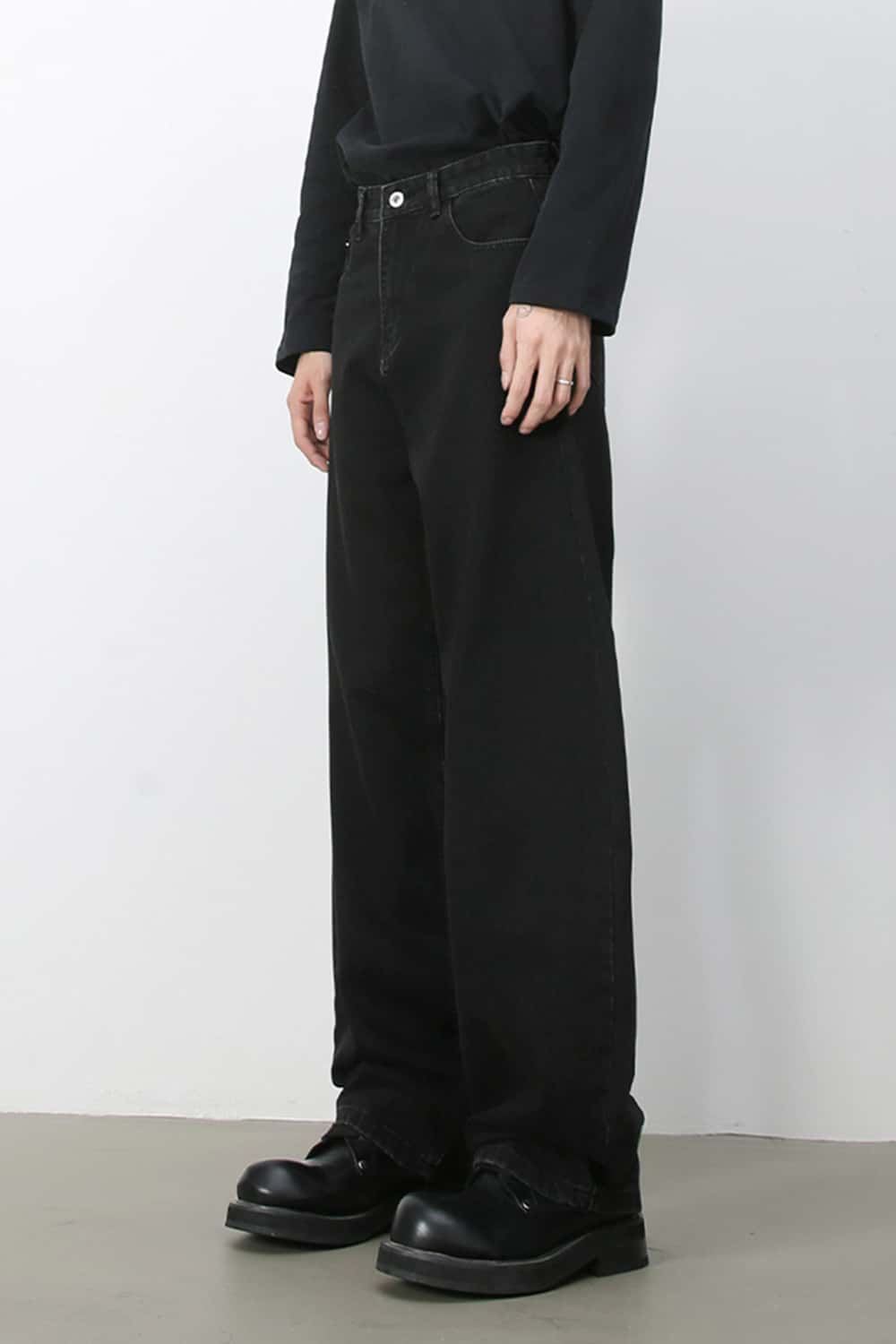 Wide-Leg 3D Curved Washed Jeans _ Cleanfit