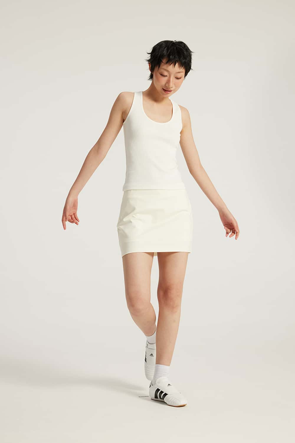 High-Stretch Knit Straight Mini Skirt _ Cooling Sensation