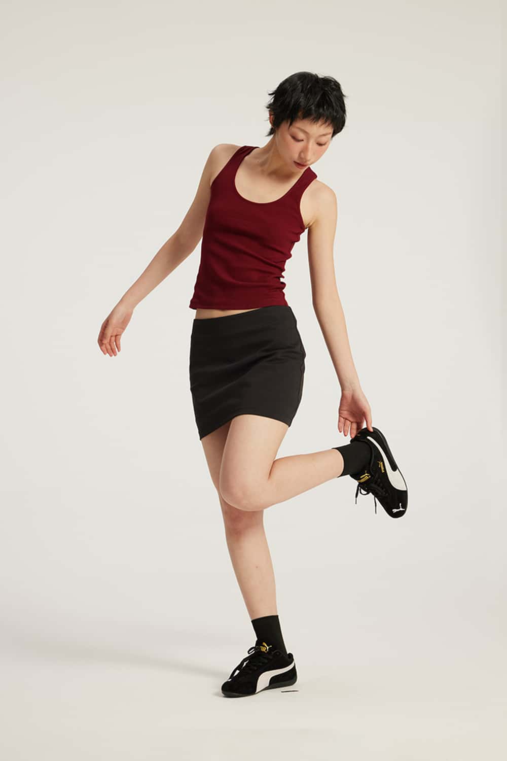 High-Stretch Knit Straight Mini Skirt _ Cooling Sensation
