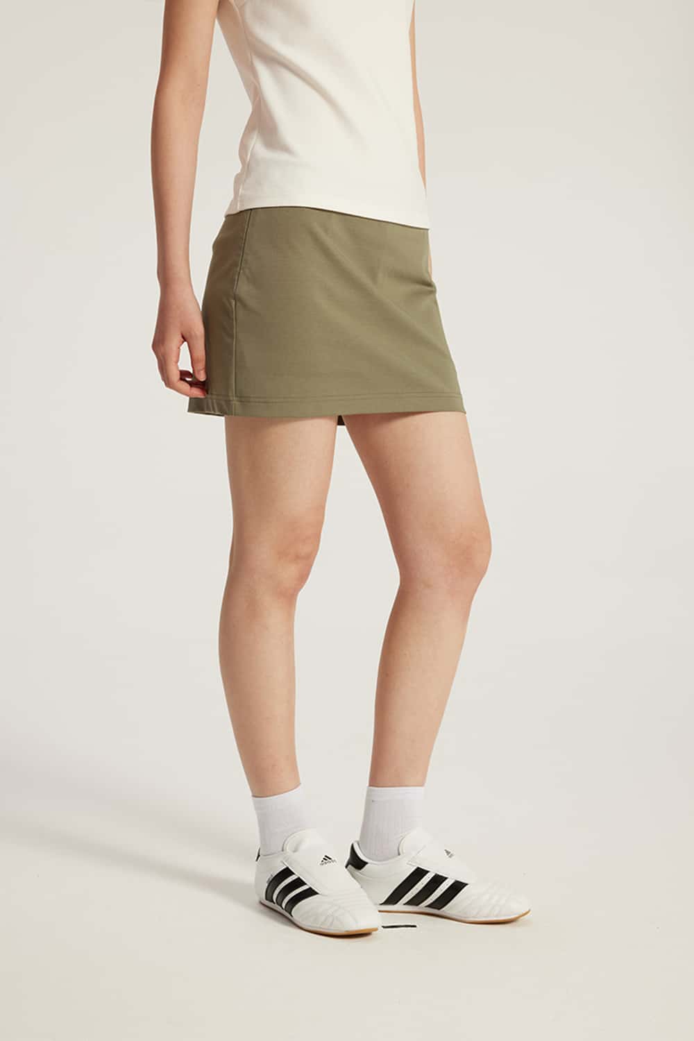 High-Stretch Knit Straight Mini Skirt _ Cooling Sensation