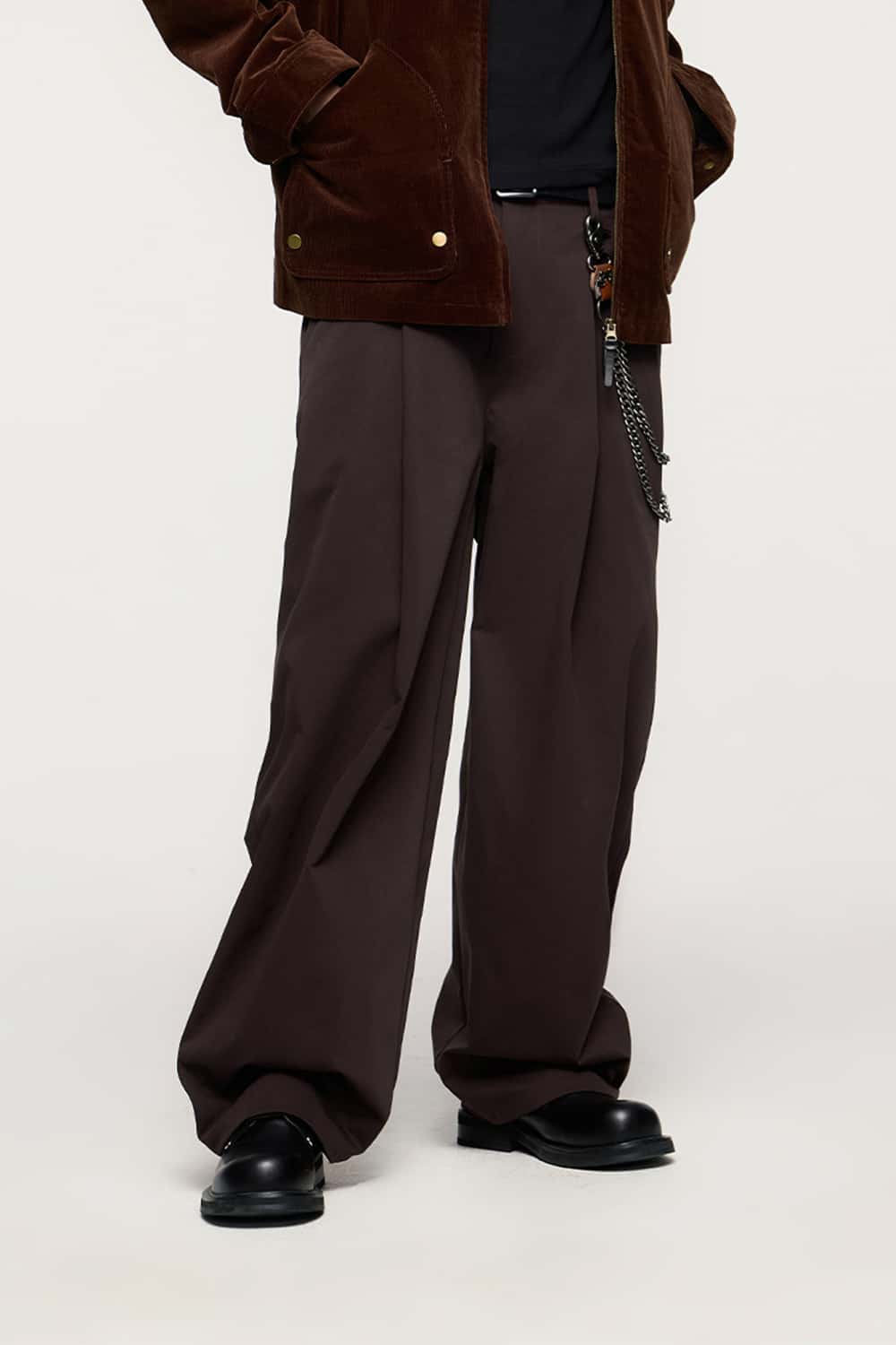 BoxyFit Stretch Pleated Curved Seam Lightweight Cargo Pants