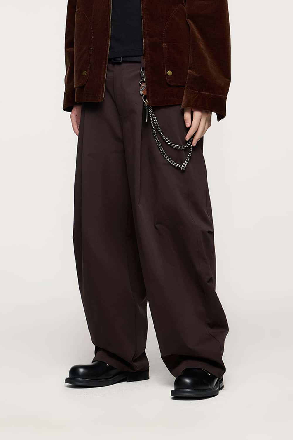 BoxyFit Stretch Pleated Curved Seam Lightweight Cargo Pants