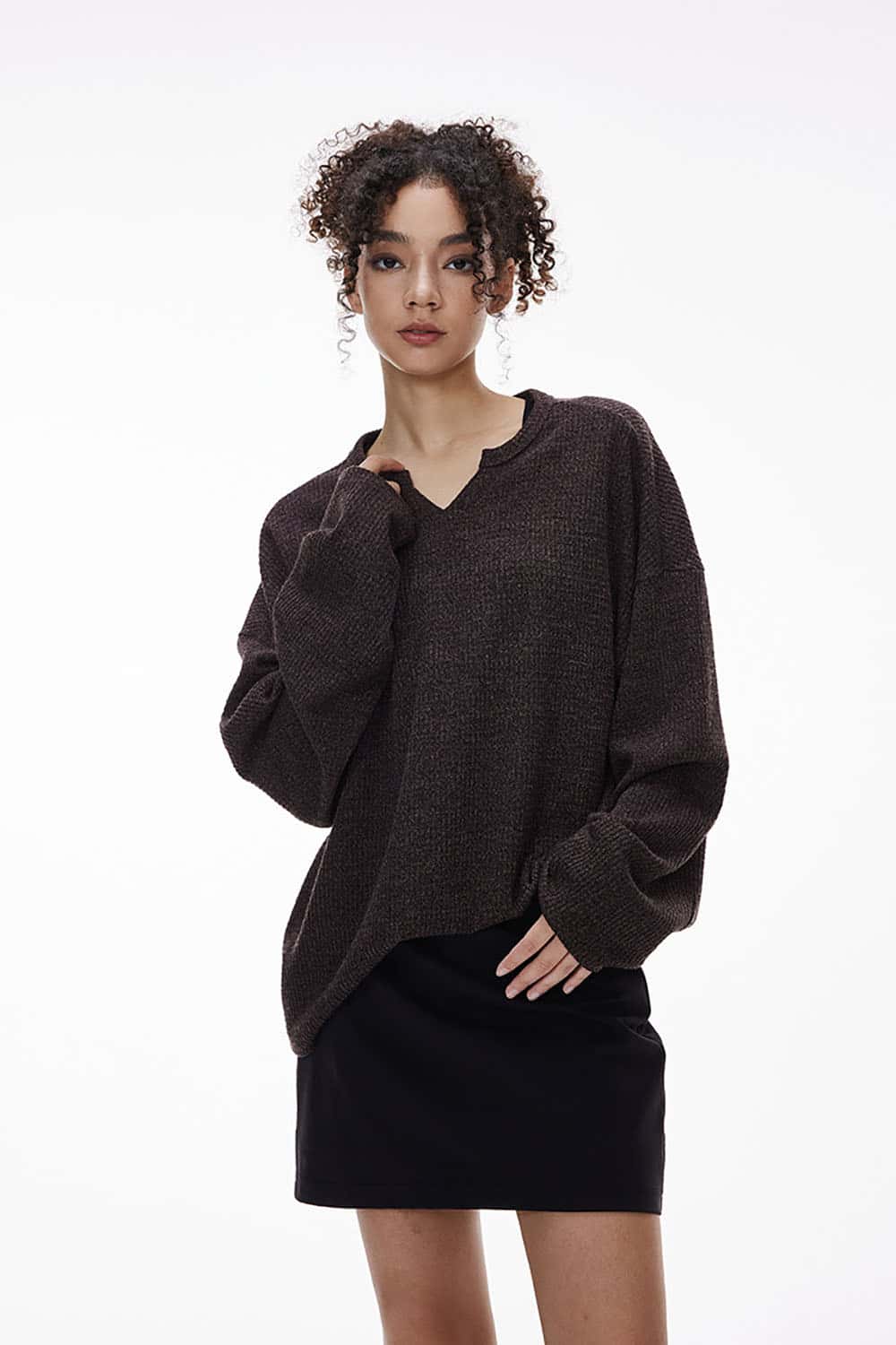 Waffle Knit V-Neck Long Sleeve T-Shirt _ Relaxed Fit Blended Fabric