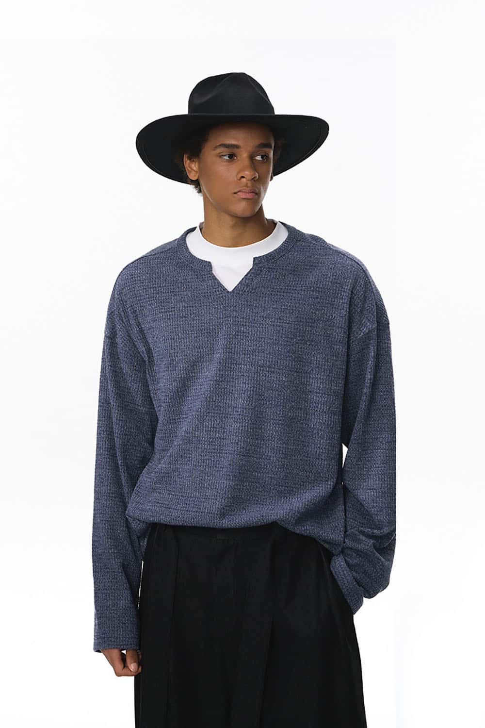 Waffle Knit V-Neck Long Sleeve T-Shirt _ Relaxed Fit Blended Fabric