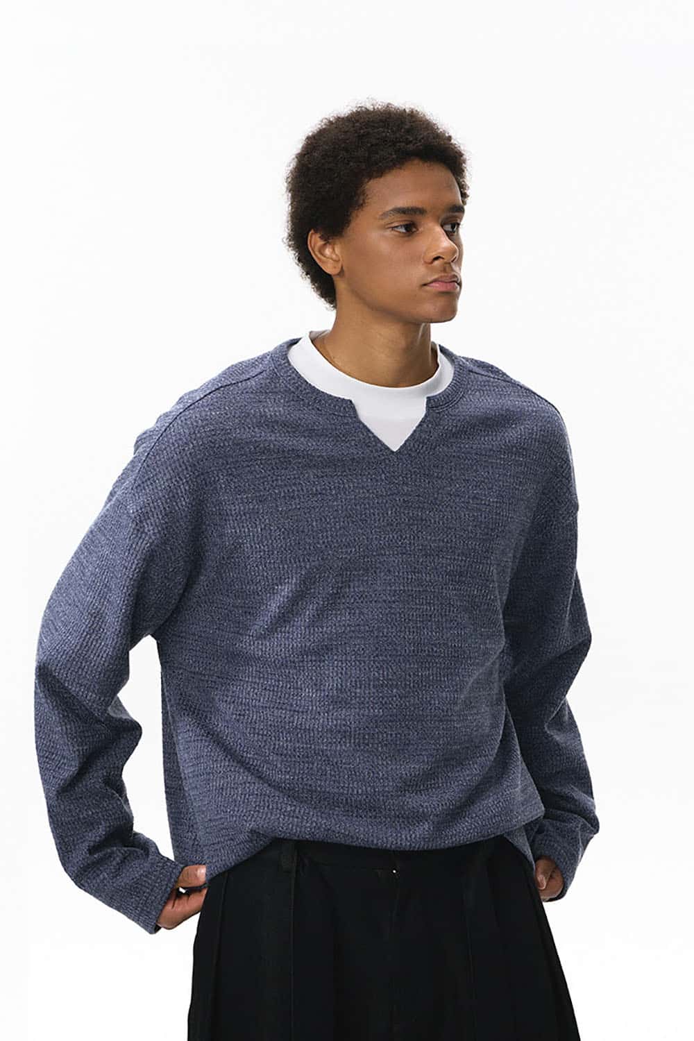 Waffle Knit V-Neck Long Sleeve T-Shirt _ Relaxed Fit Blended Fabric