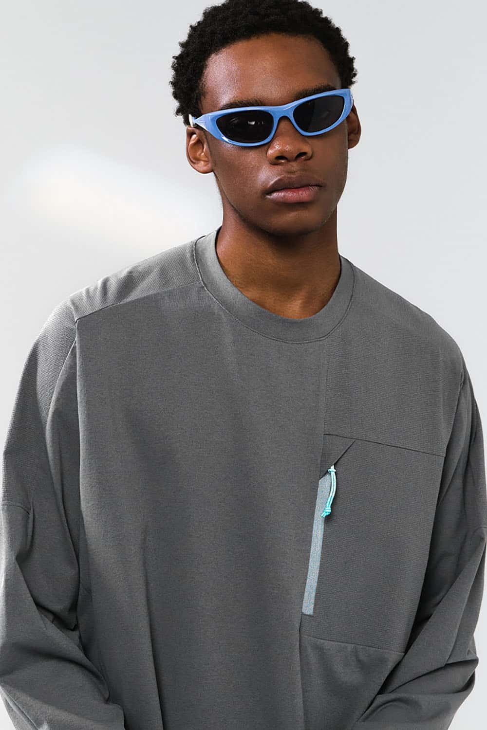 Zipper Pocket Long Sleeve Performance Tee _ Outdoor Quick-Dry Contrast Crewneck Base Layer