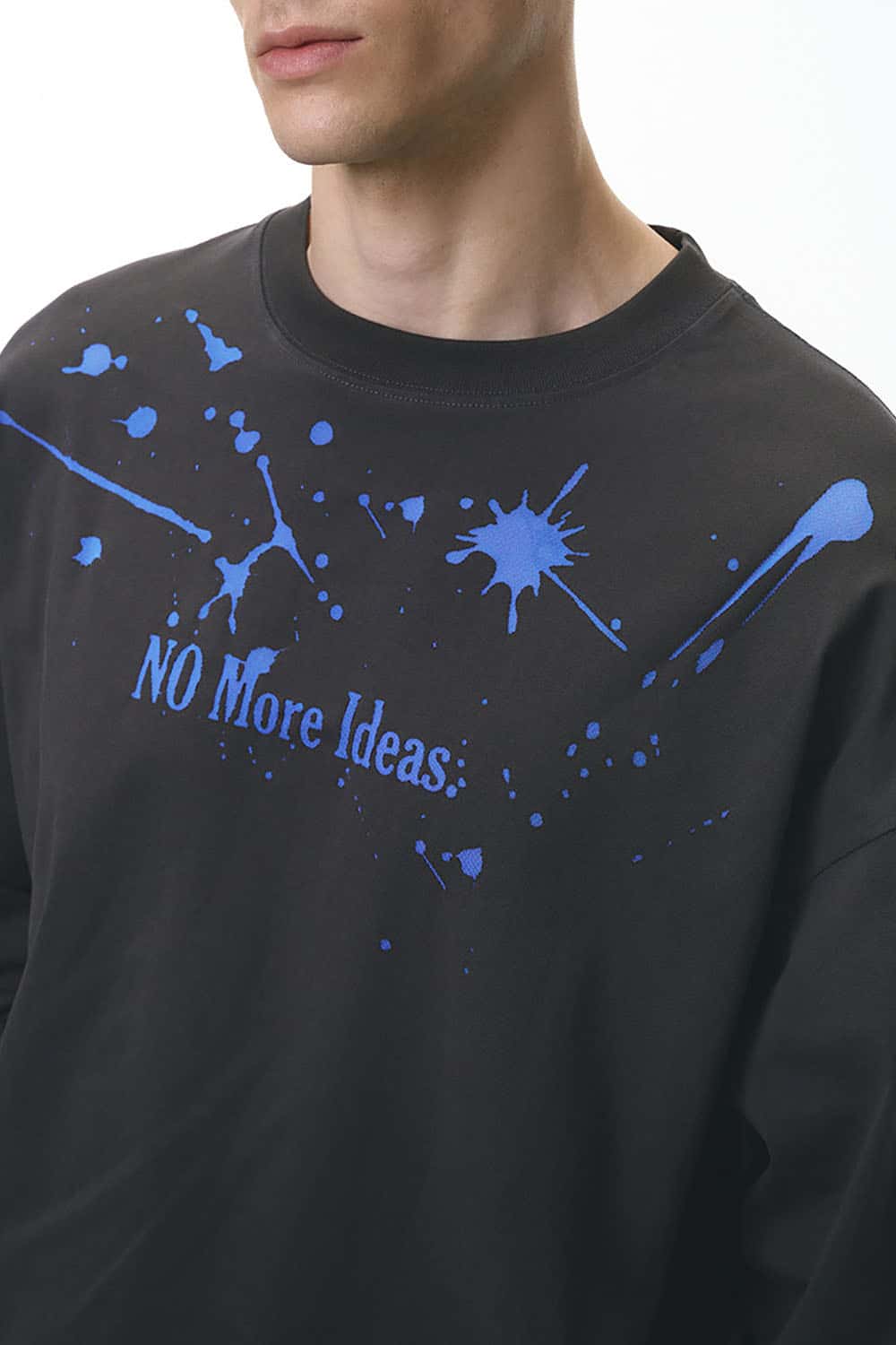 Reflective Paint-Splatter Long Sleeve Tee _ Sculpted Letter Print Color-Block Base Layer